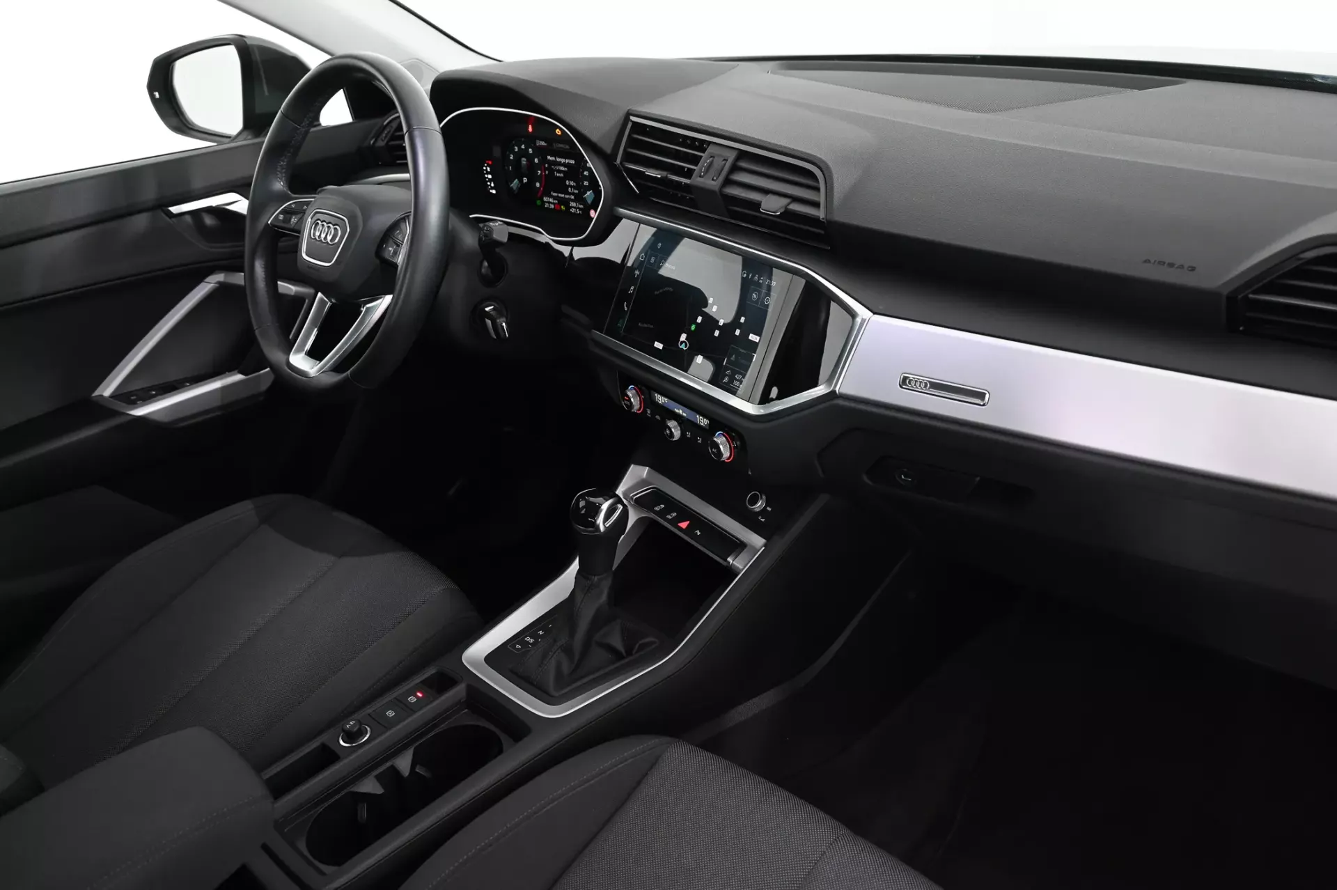 Audi Q3 35 TFSI S tronic 25