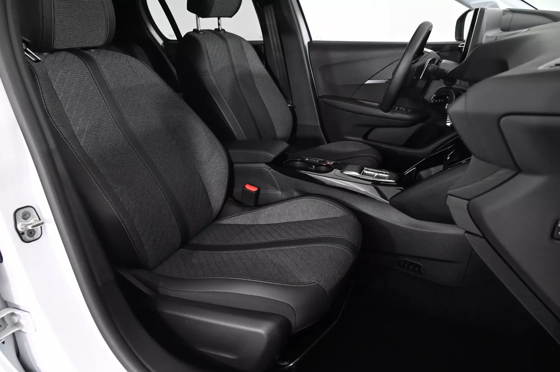 Peugeot 208 1.2 Hybrid Allure e-DCS6 15