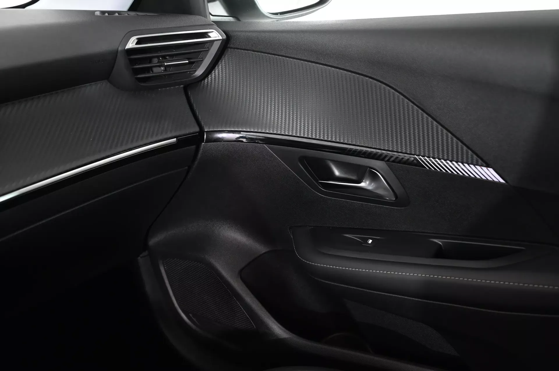 Peugeot 208 1.2 Hybrid Allure e-DCS6 24