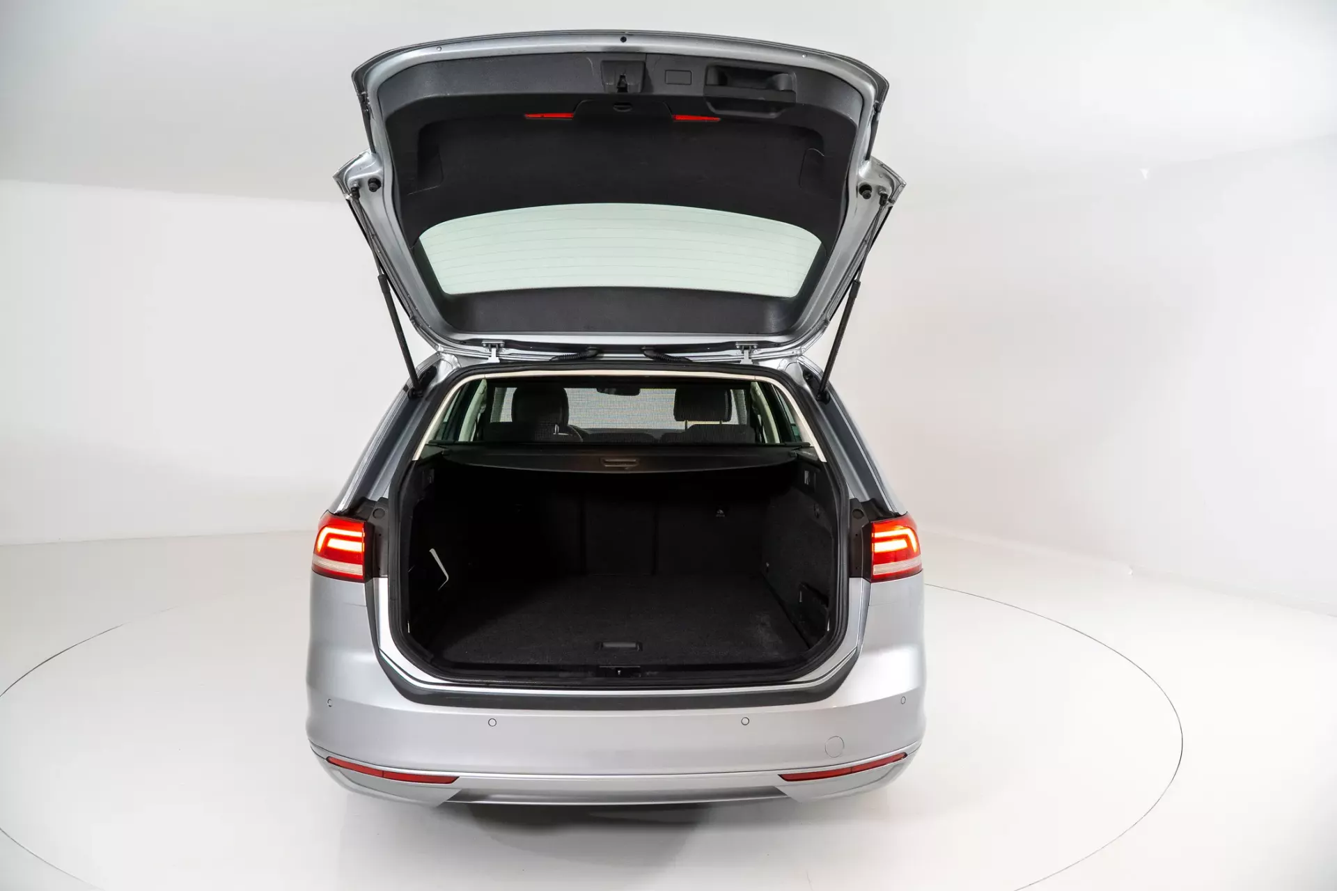 Volkswagen Passat Variant 2.0 TDi Confortline DSG 16