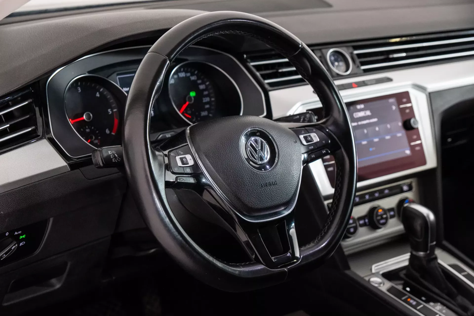 Volkswagen Passat Variant 2.0 TDi Confortline DSG 21