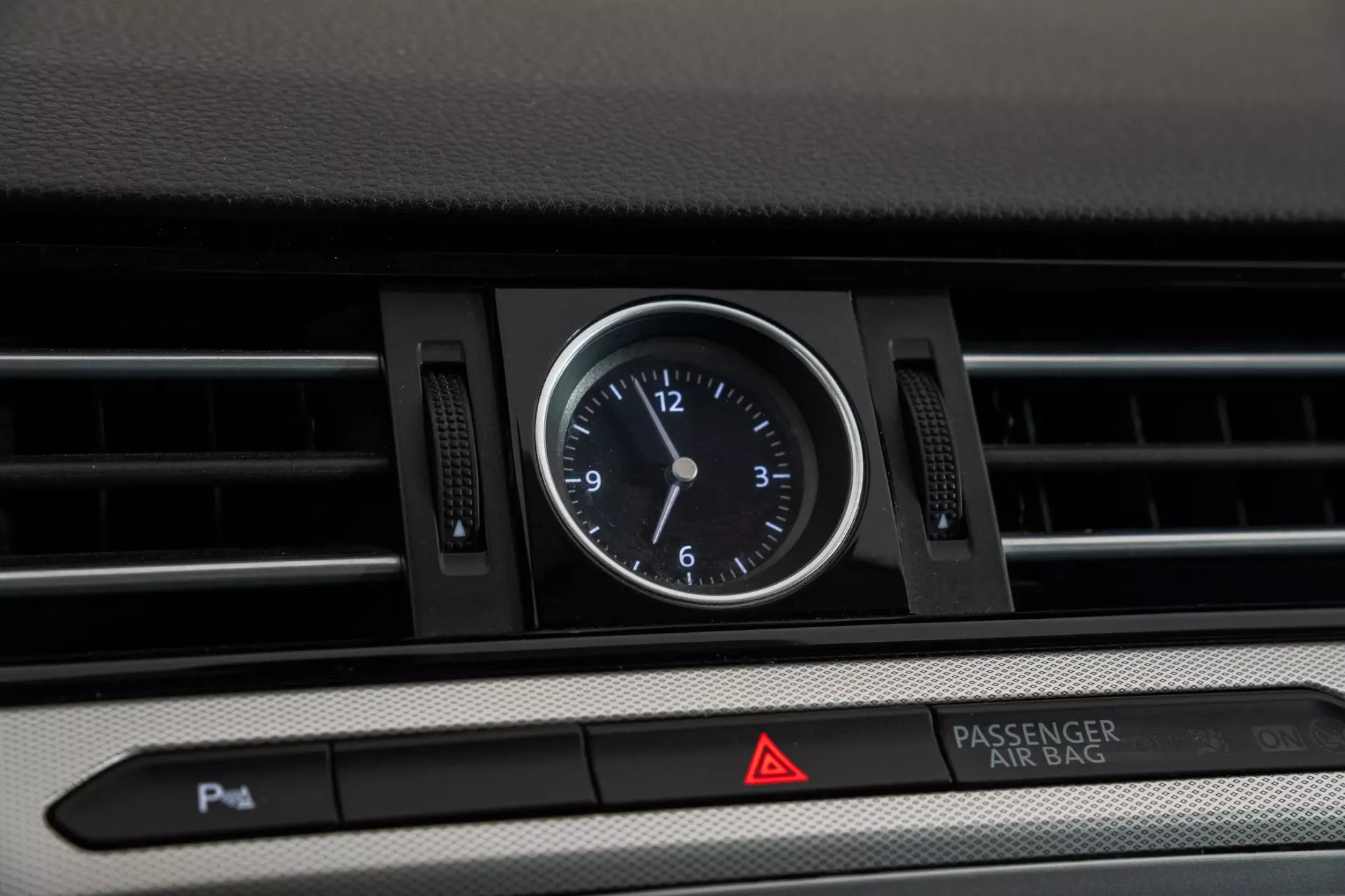 Volkswagen Passat Variant 2.0 TDi Confortline DSG 24