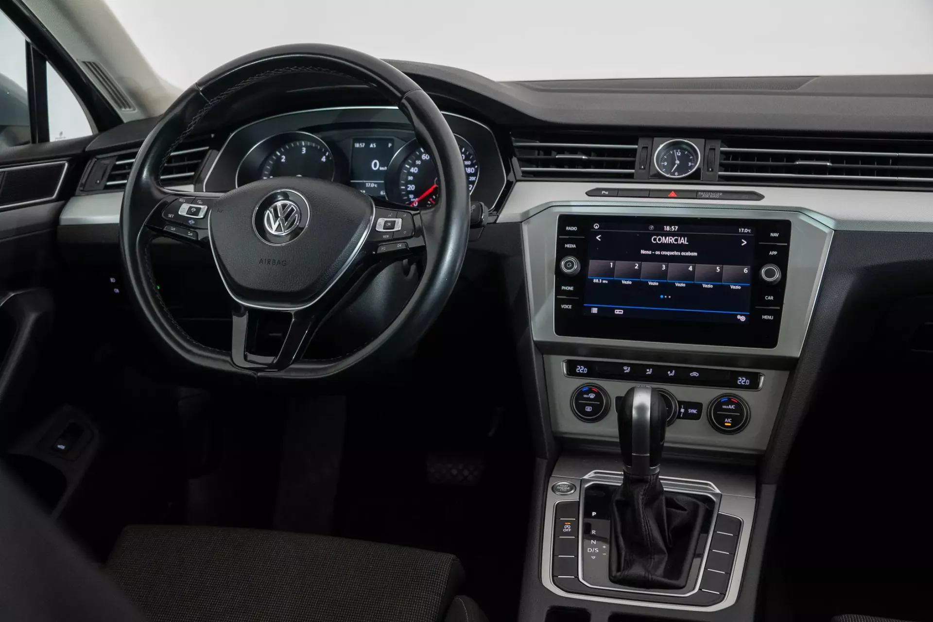 Volkswagen Passat Variant 2.0 TDi Confortline DSG 26