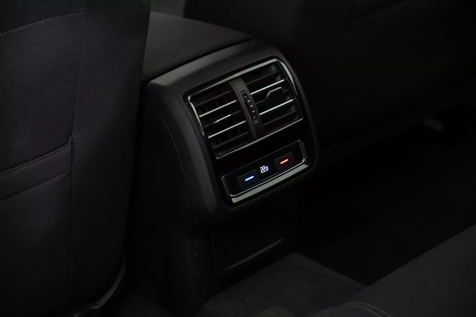 Volkswagen Passat Variant 2.0 TDi Confortline DSG 33