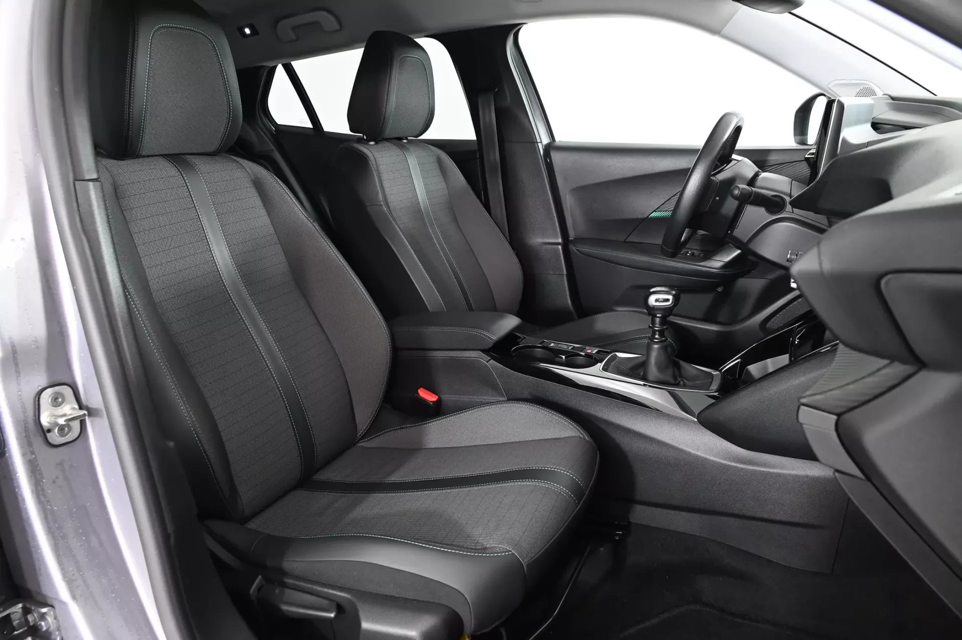 Peugeot 2008 1.2 PureTech Allure Pack 4