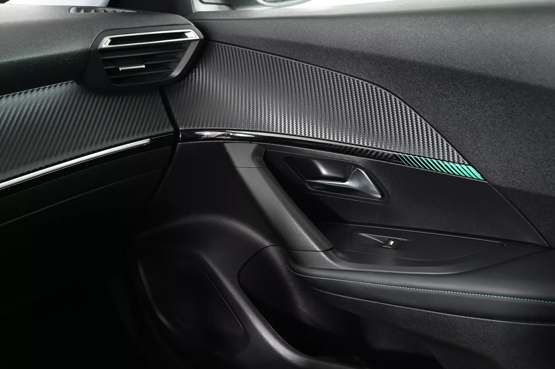 Peugeot 2008 1.2 PureTech Allure Pack 21