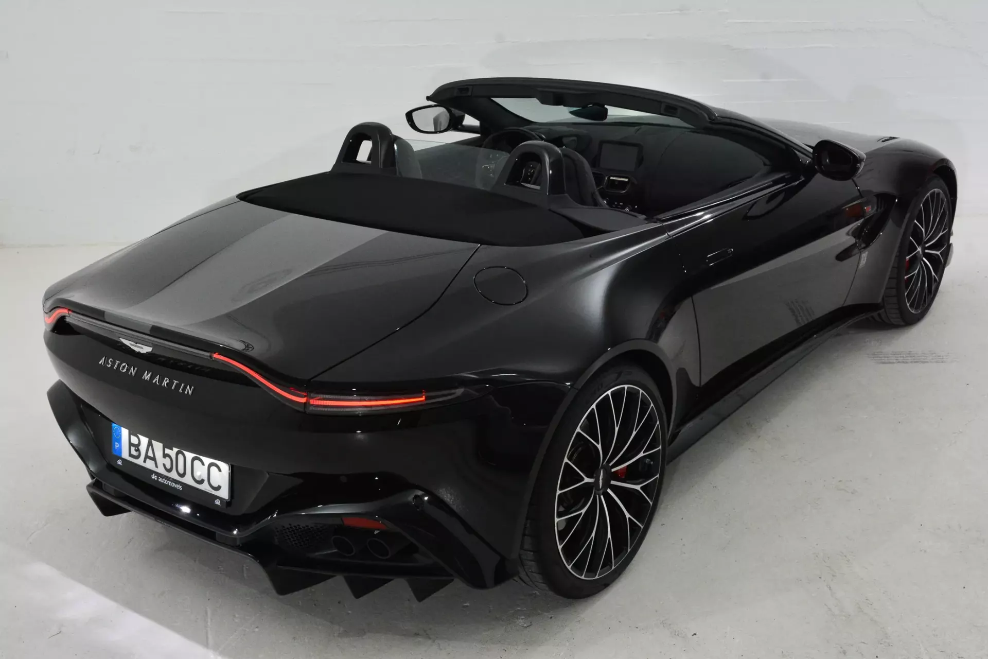 Aston Martin Vantage Roadster V8 F1 Edition 15