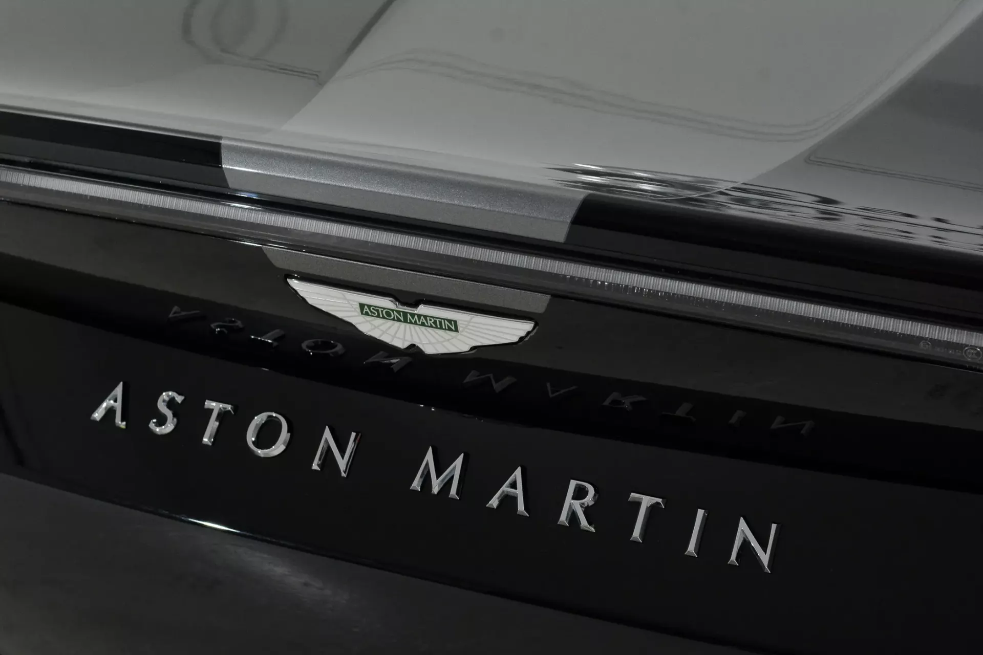 Aston Martin Vantage Roadster V8 F1 Edition 18