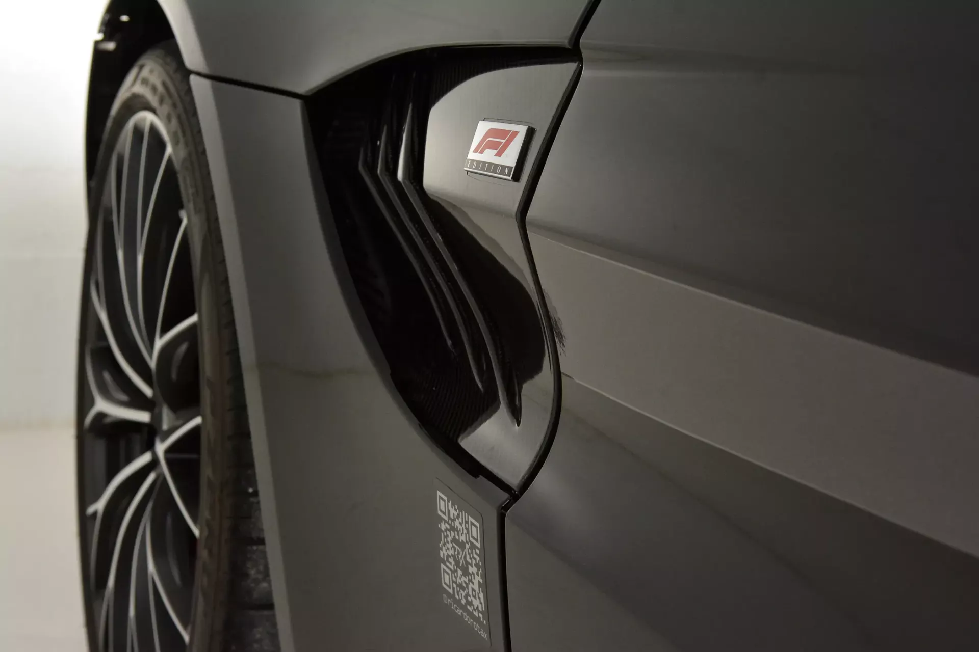 Aston Martin Vantage Roadster V8 F1 Edition 21