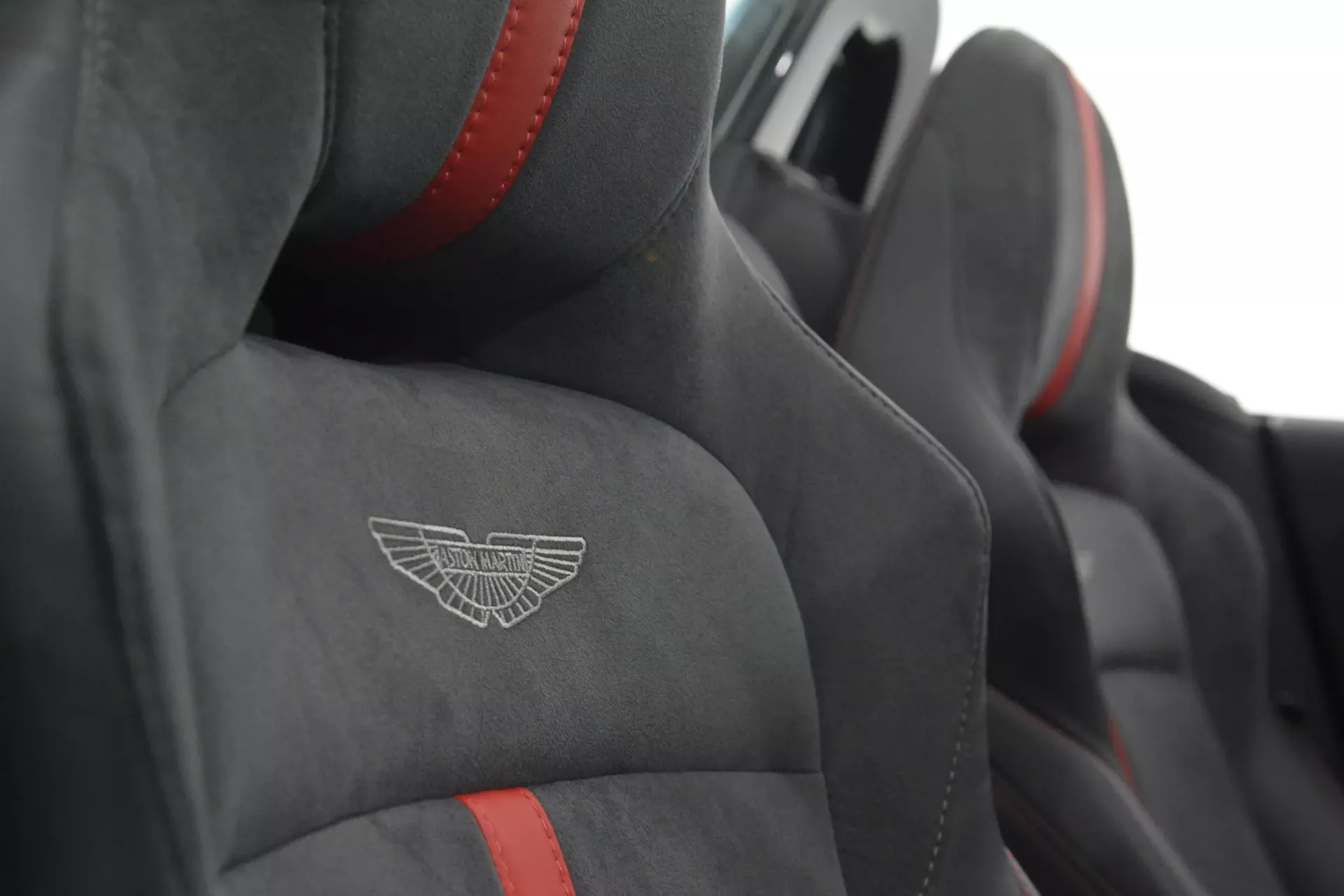 Aston Martin Vantage Roadster V8 F1 Edition 26