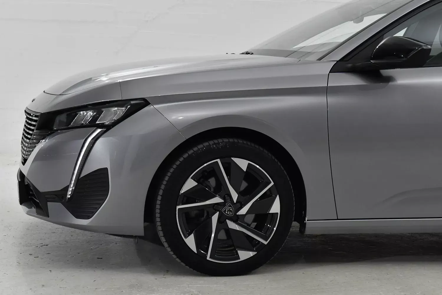 Peugeot 308 SW 1.2 PureTech Allure Pack EAT8 11