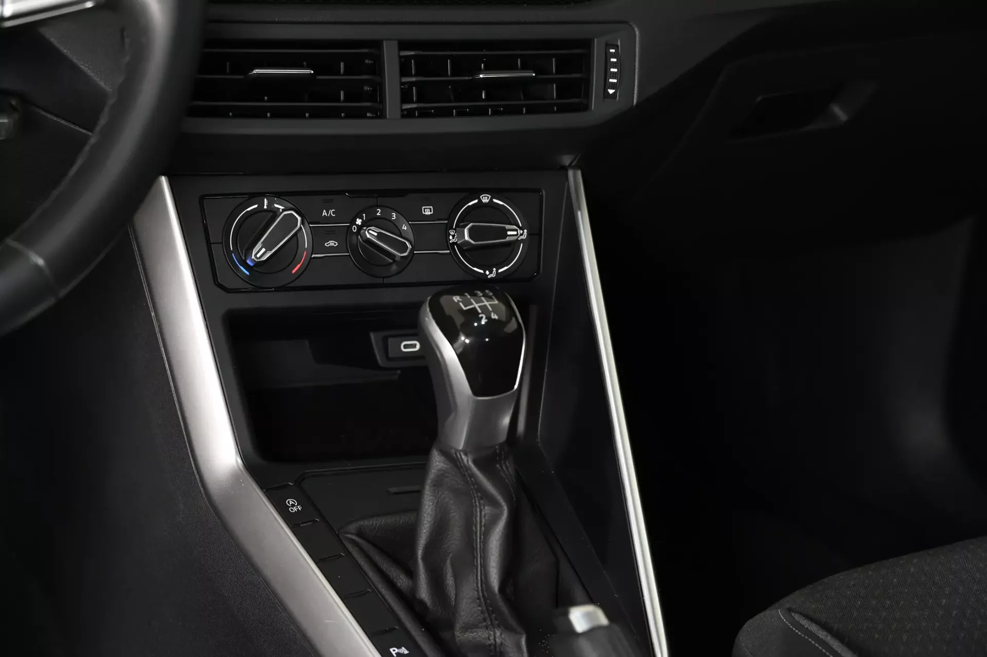 Volkswagen Taigo 1.0 TSI Urban 15