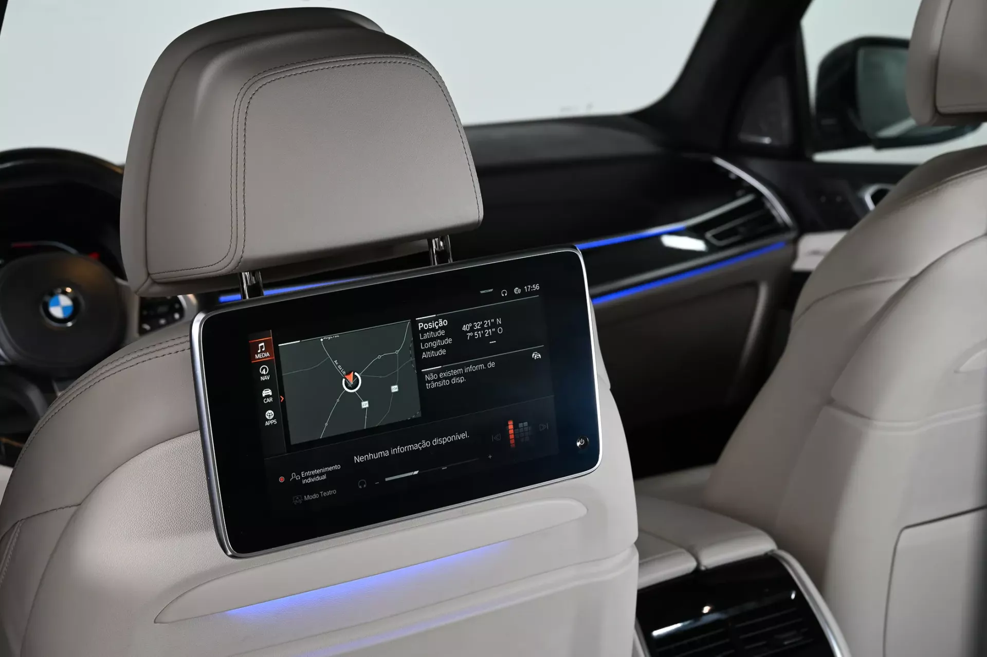 BMW X7 M50i 23