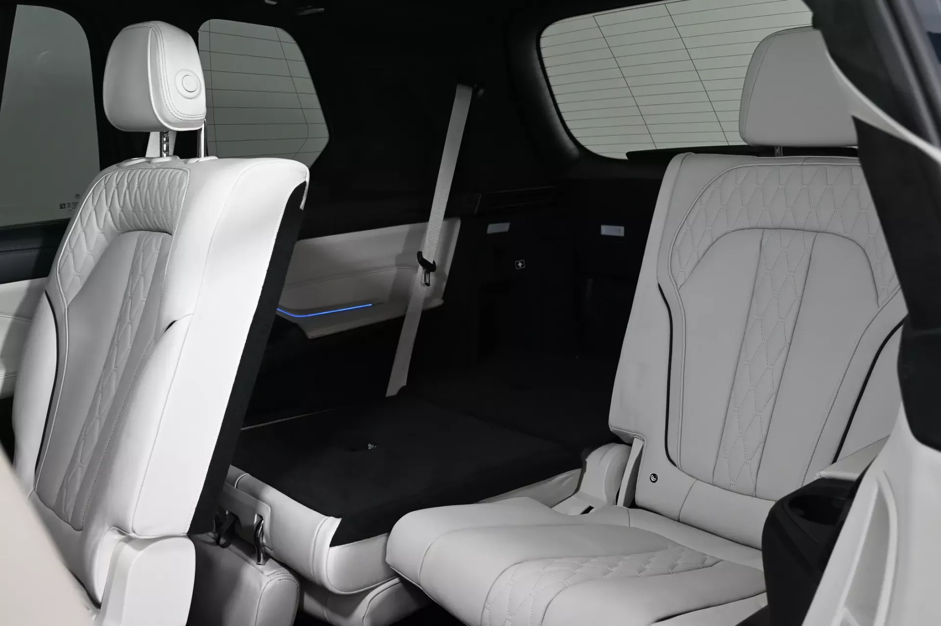 BMW X7 M50i 25