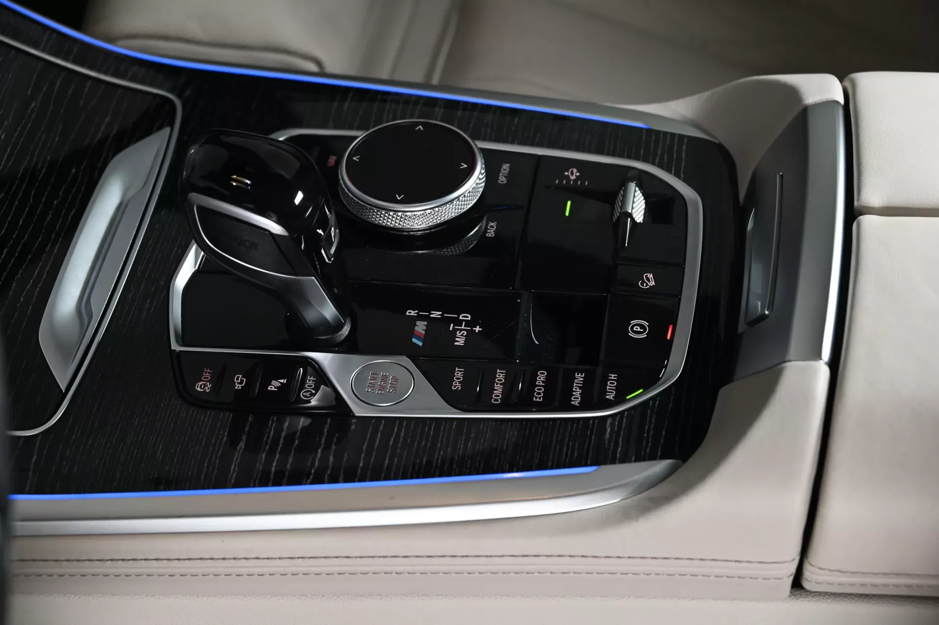 BMW X7 M50i 31