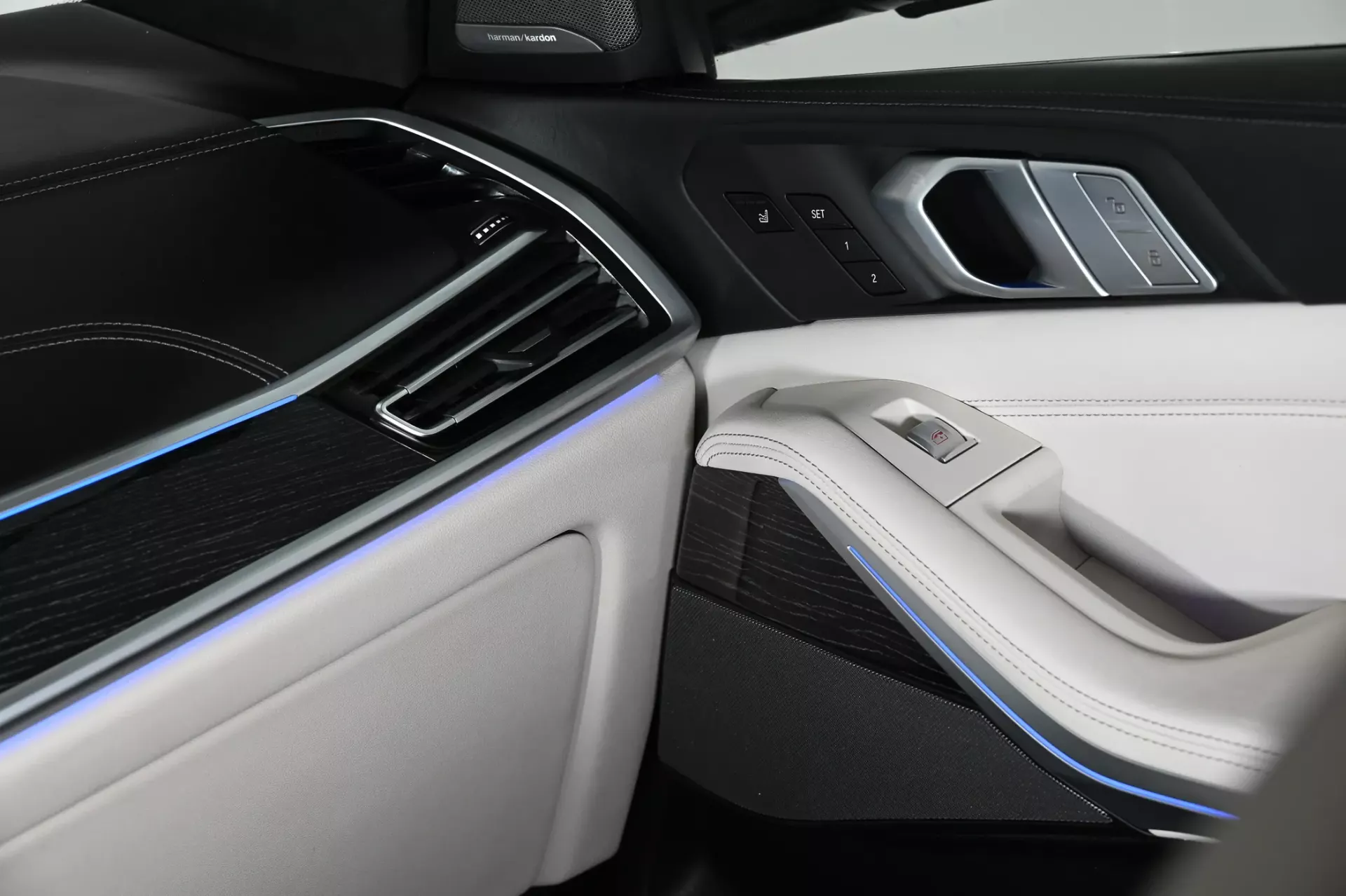 BMW X7 M50i 33