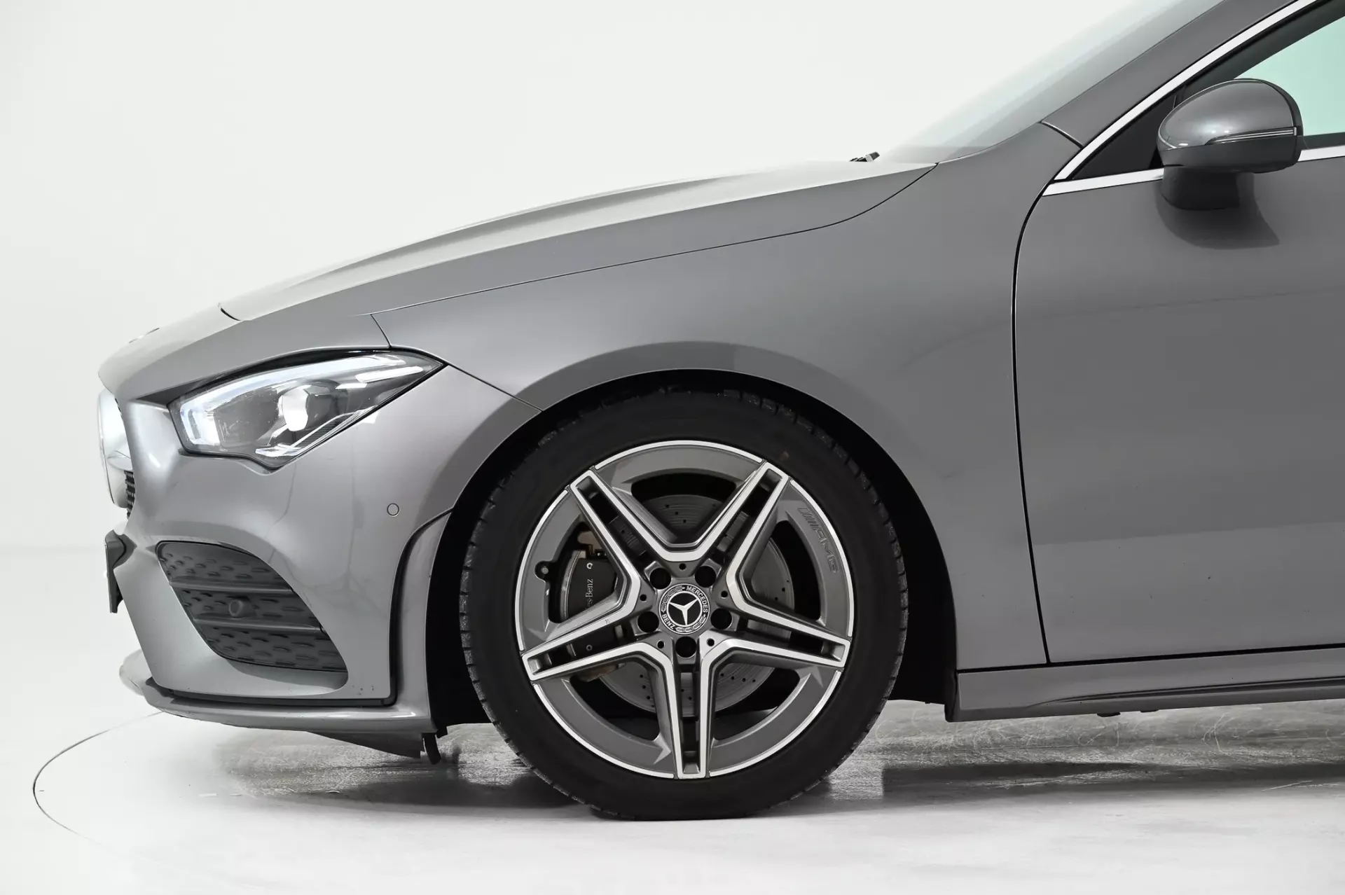 Mercedes-Benz CLA 200 d Shooting Brake AMG Line Aut. 12