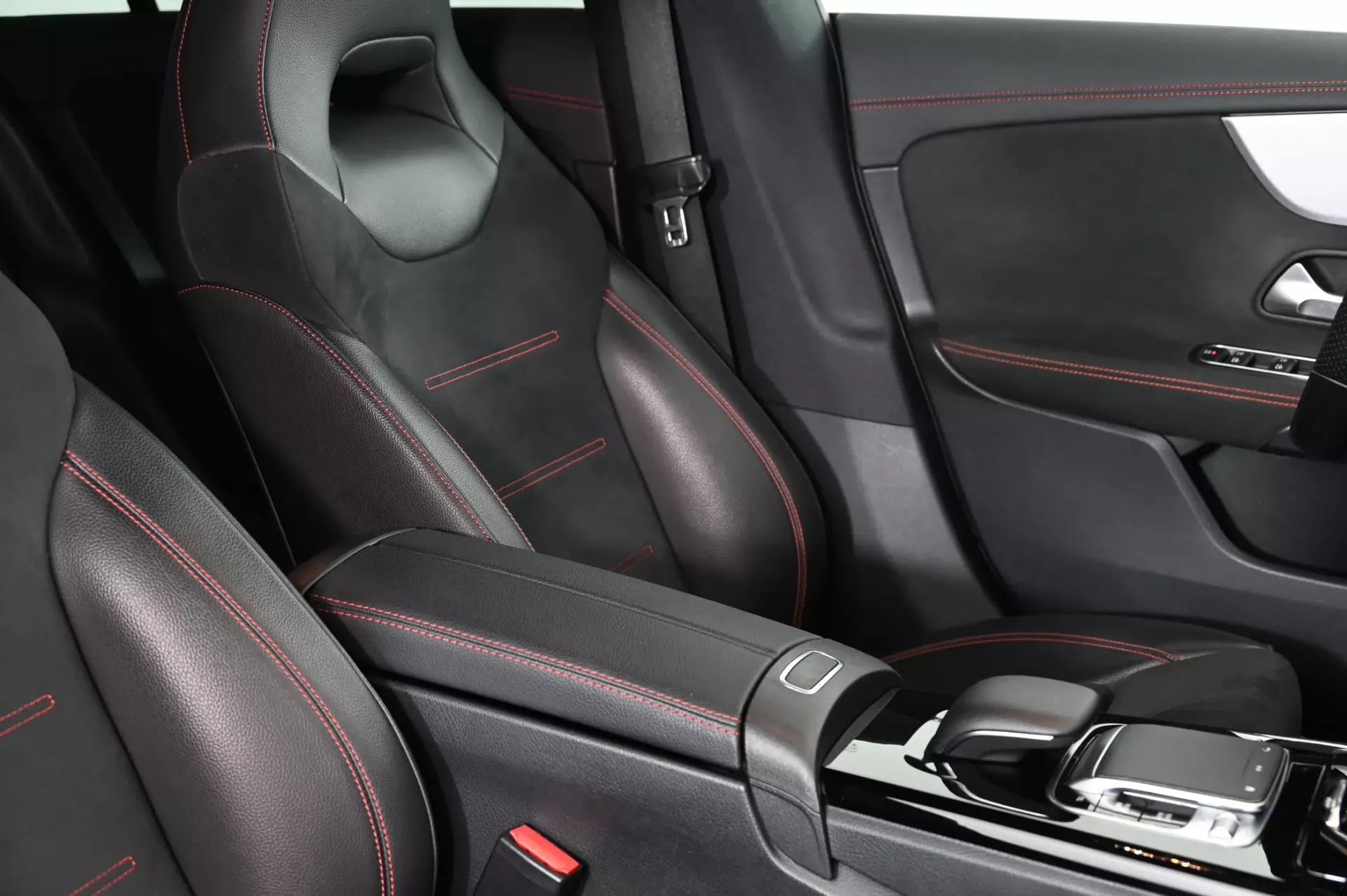 Mercedes-Benz CLA 200 d Shooting Brake AMG Line Aut. 25