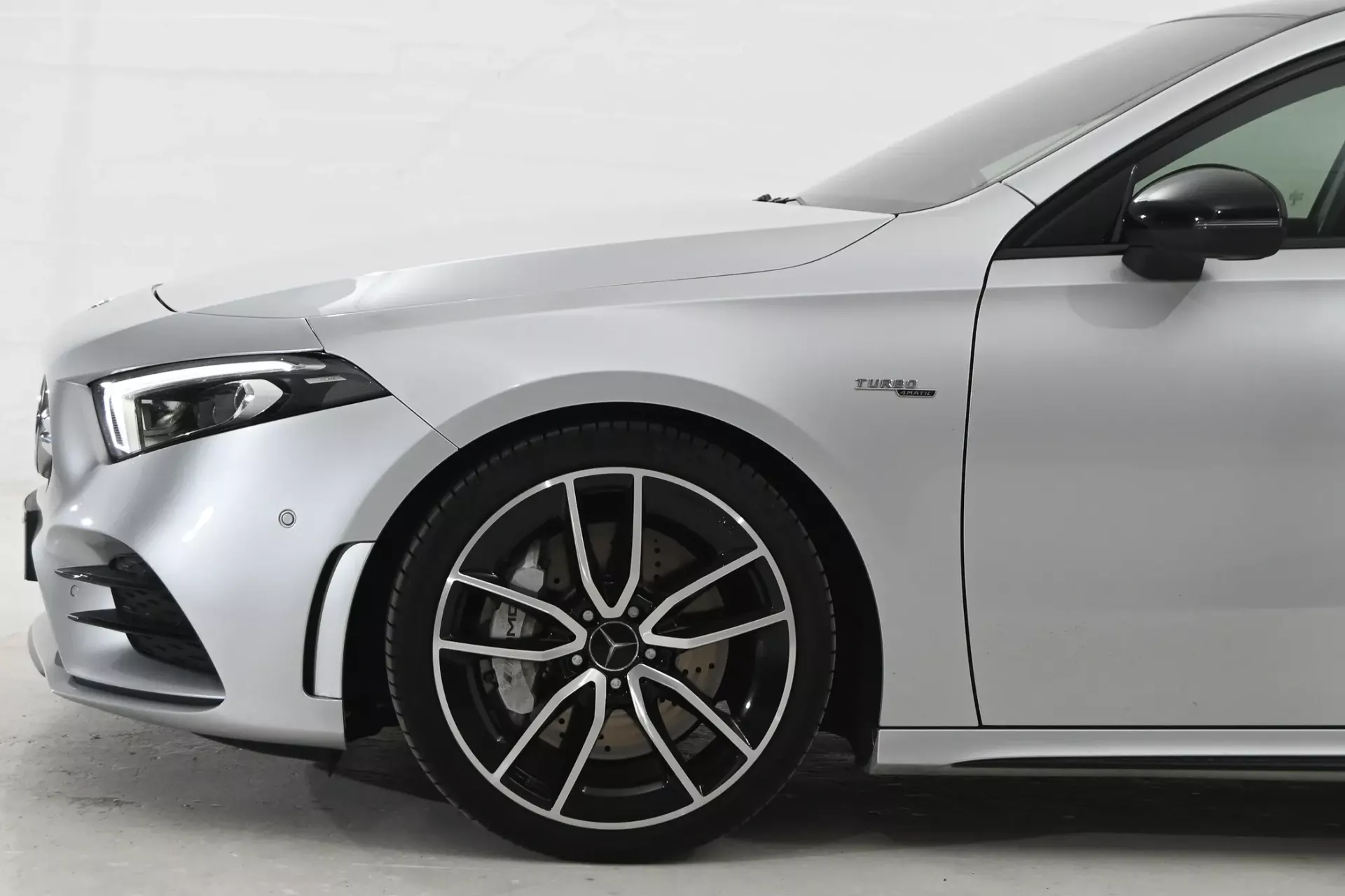 Mercedes-Benz A 35 AMG 4Matic 9