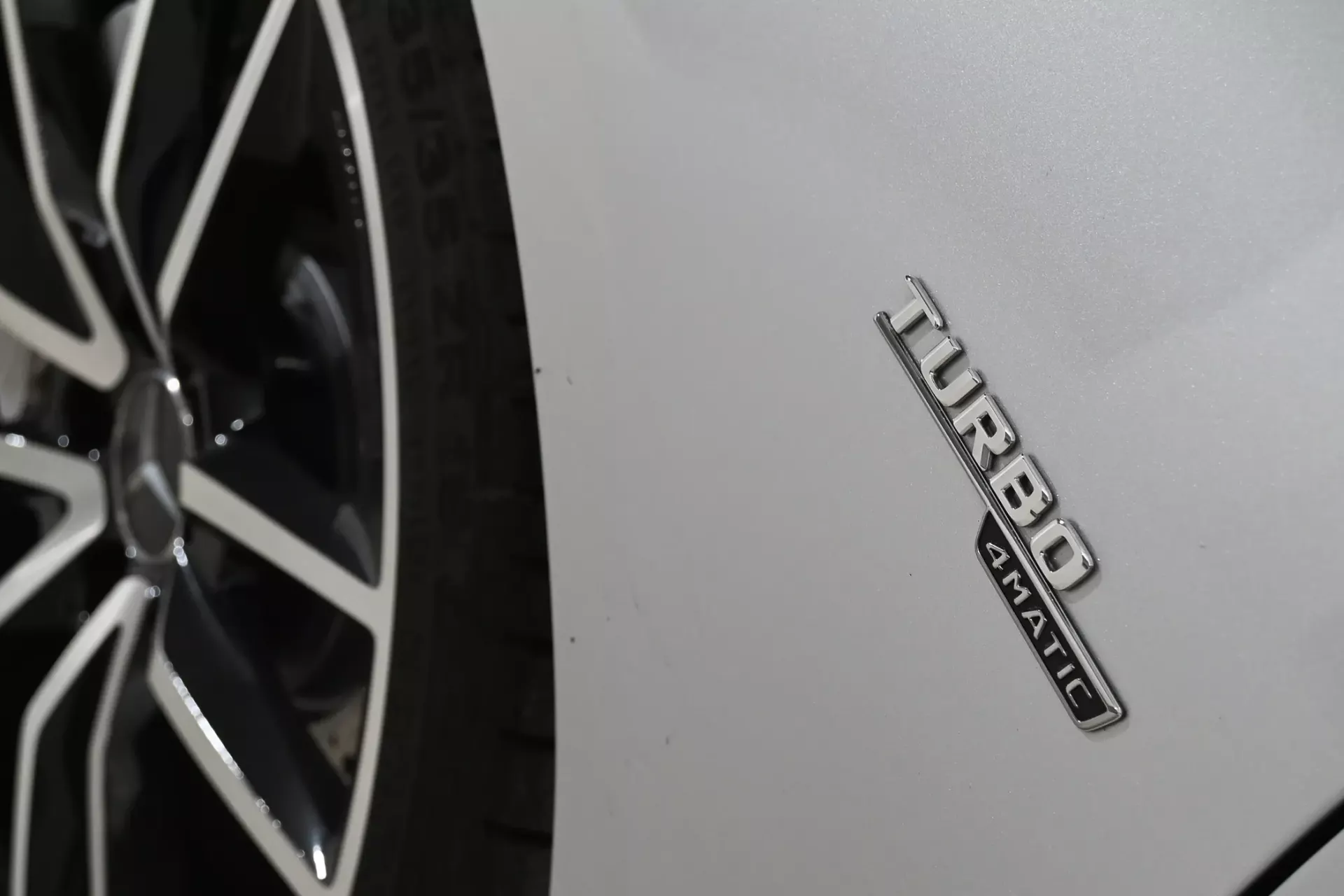 Mercedes-Benz A 35 AMG 4Matic 12