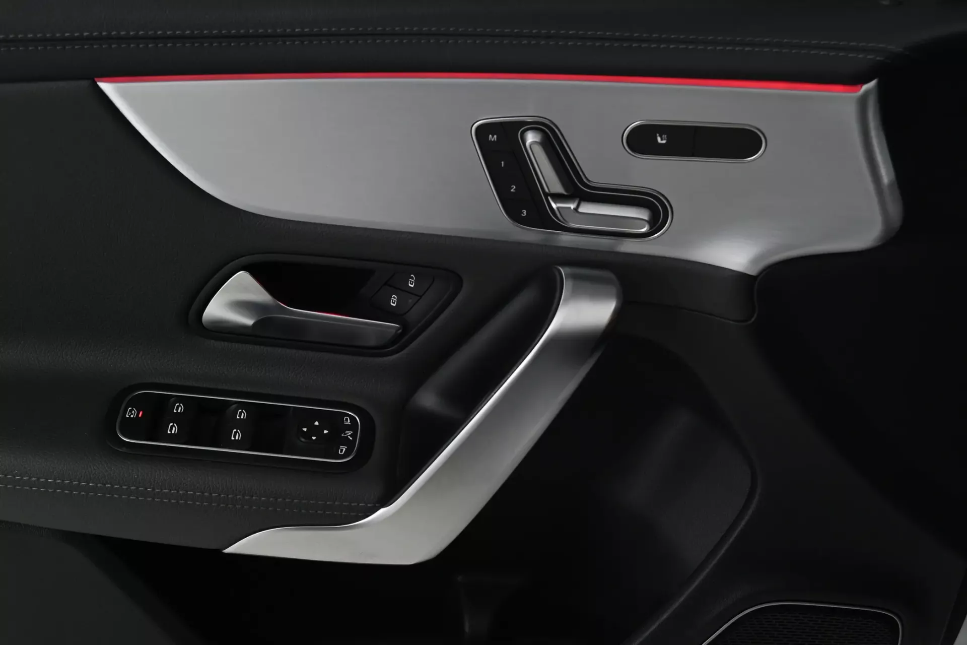 Mercedes-Benz A 35 AMG 4Matic 16