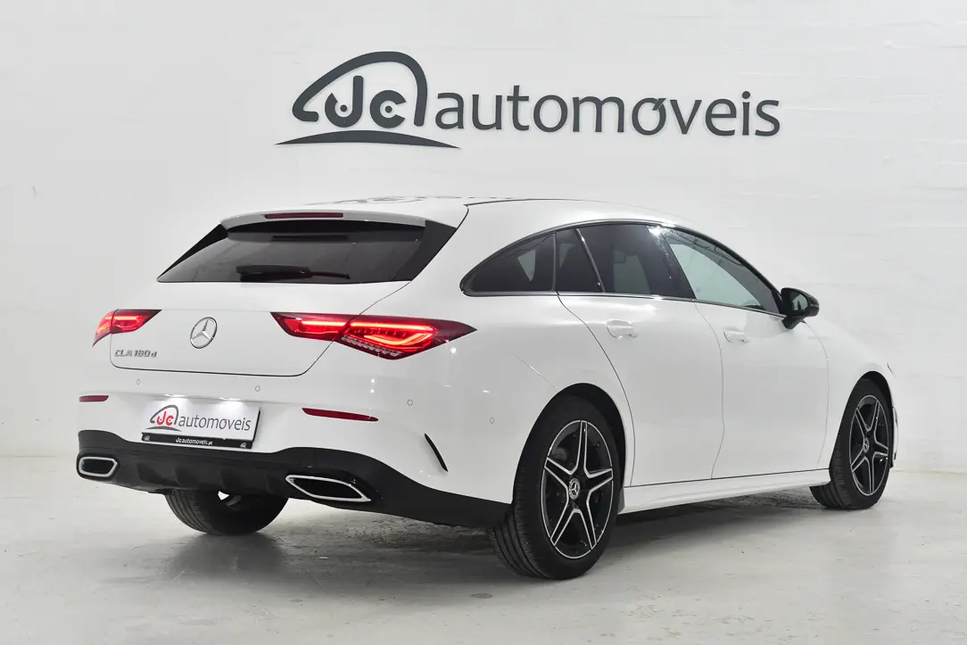 Mercedes-Benz CLA 180 d Shooting Brake AMG Line Aut. 2