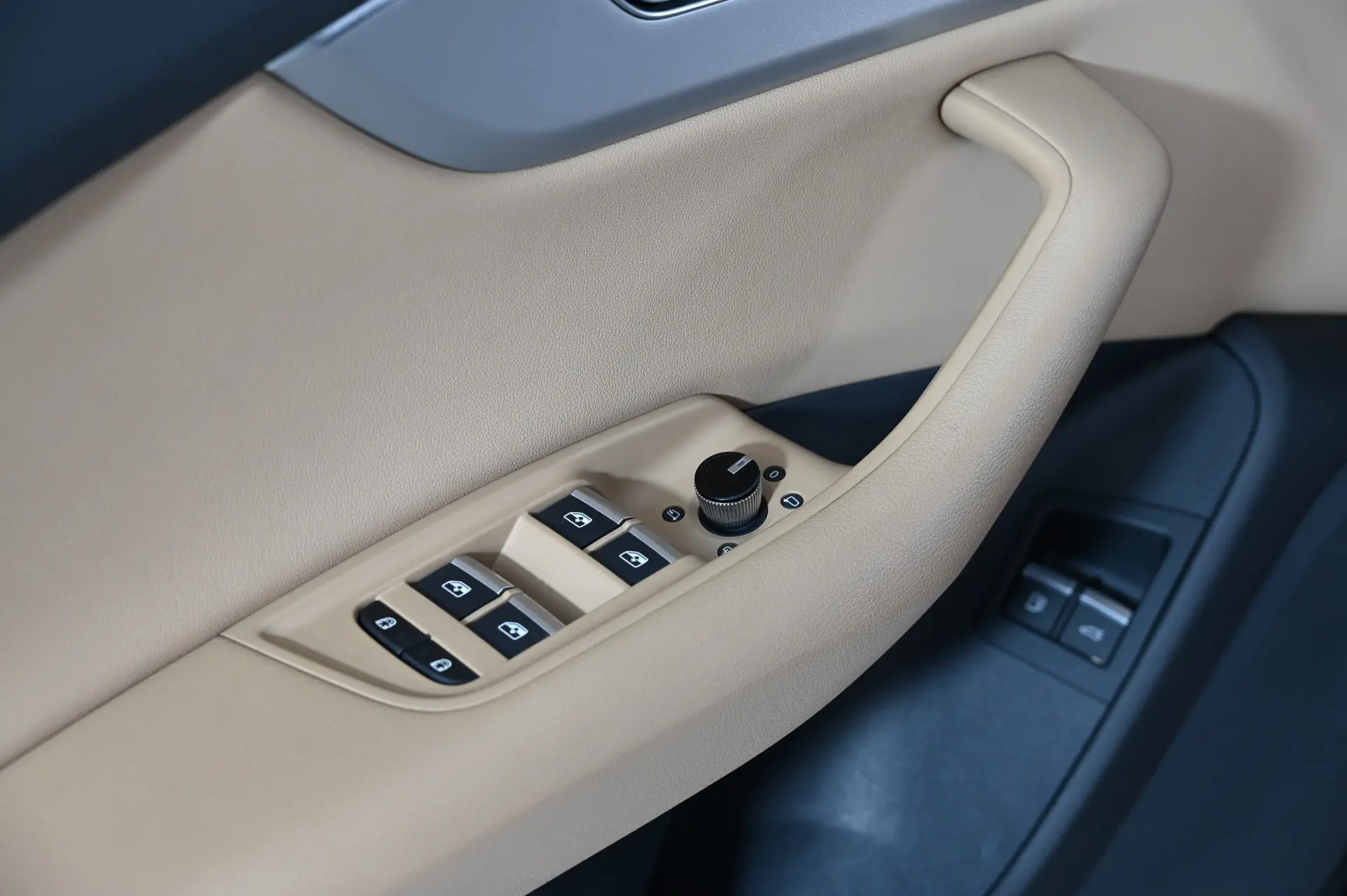 Audi Q8 55 TFSIe quattro Tiptronic 35