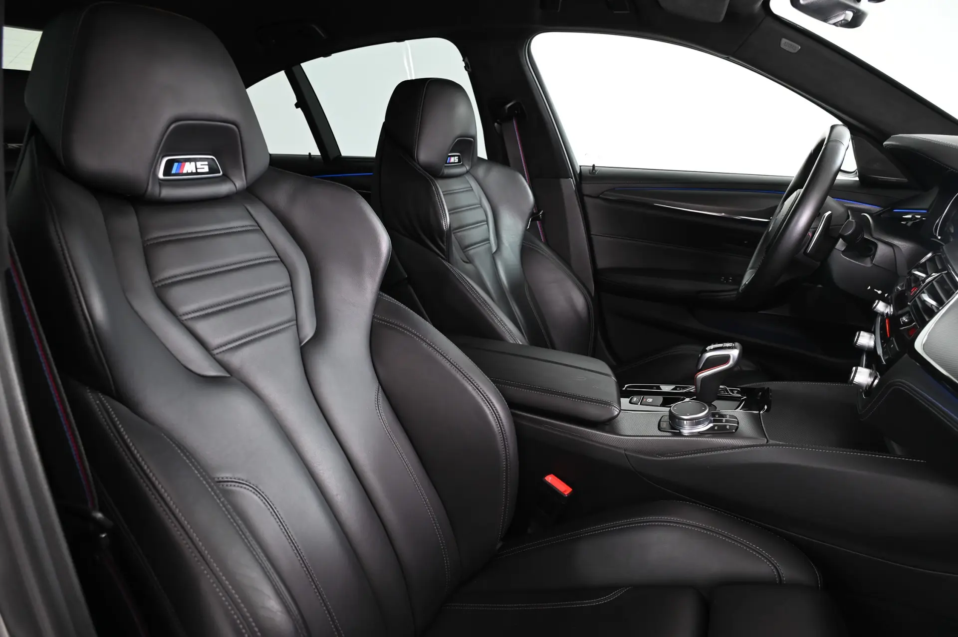 BMW M5 Standard 4