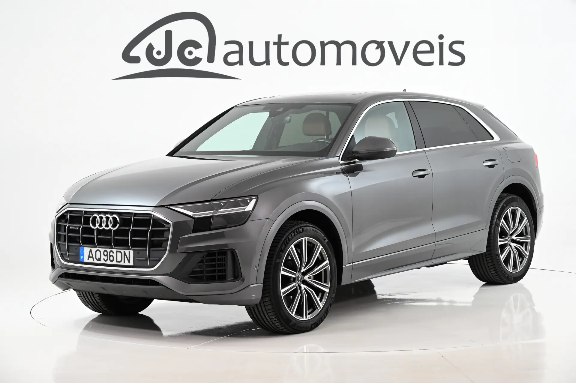 Audi Q8 55 TFSIe quattro Tiptronic 18