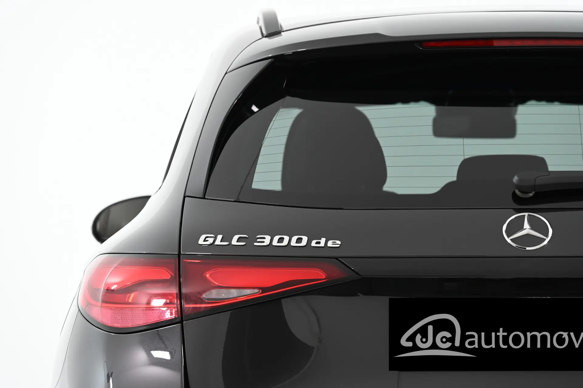 Mercedes-Benz GLC 300 de 4Matic 10