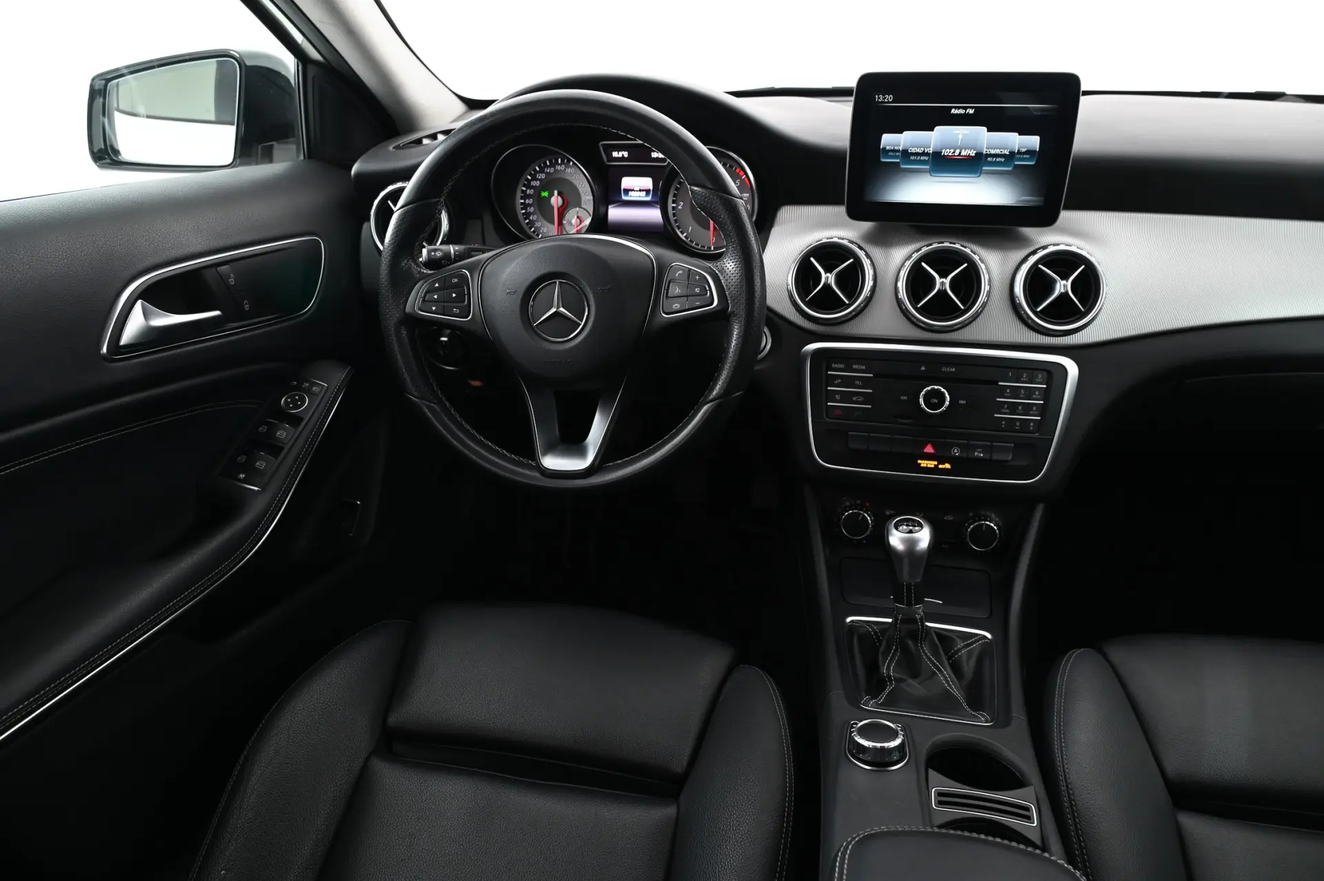 Mercedes-Benz GLA 180 d AMG Line 14