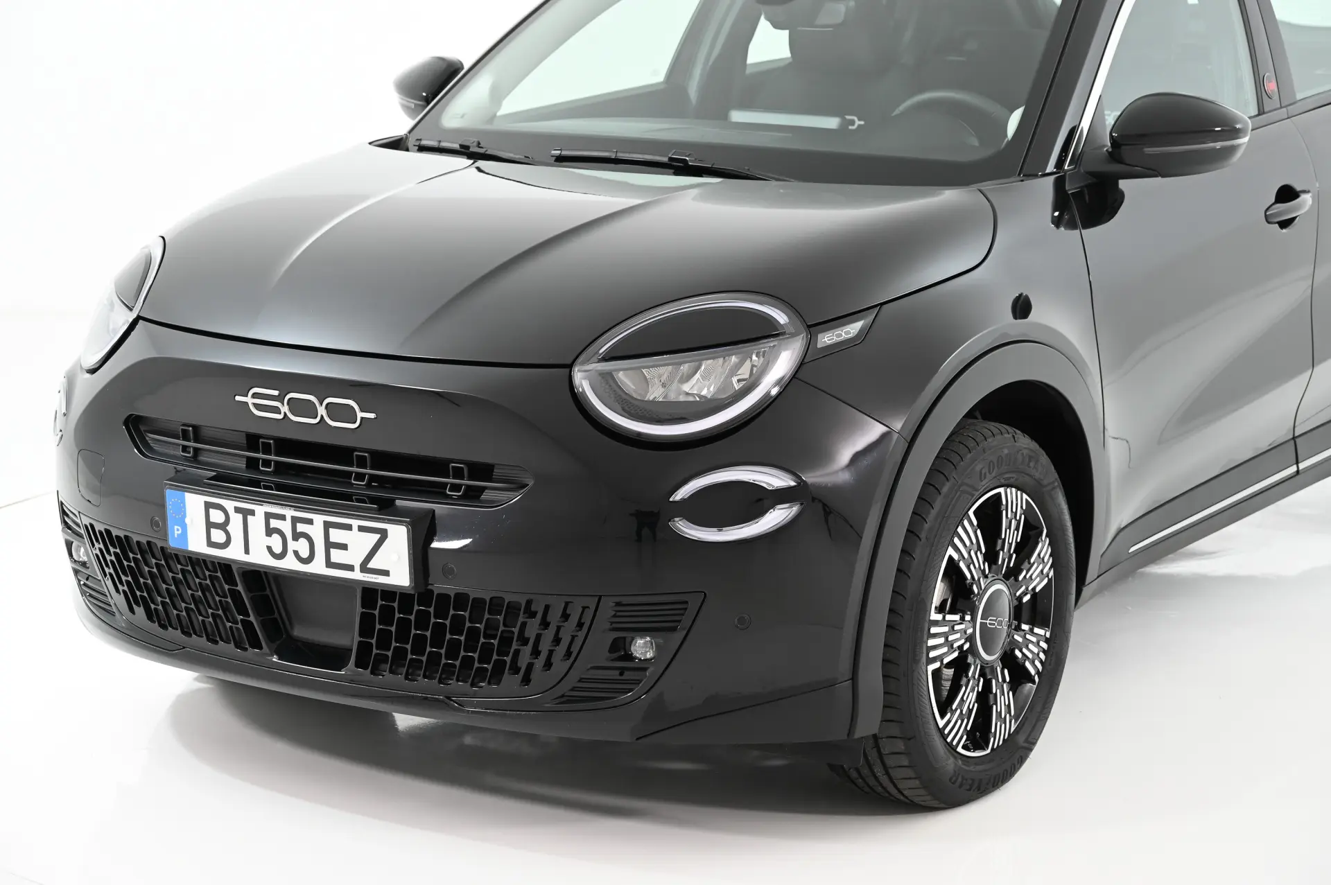 Fiat 600e 54 kWh (RED) 16