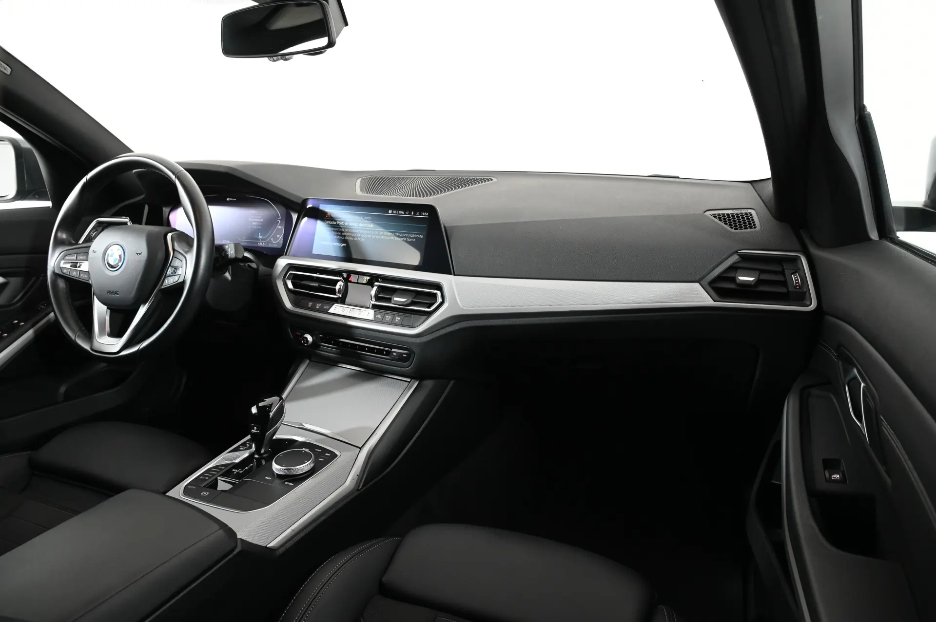 BMW 320 e Auto 34