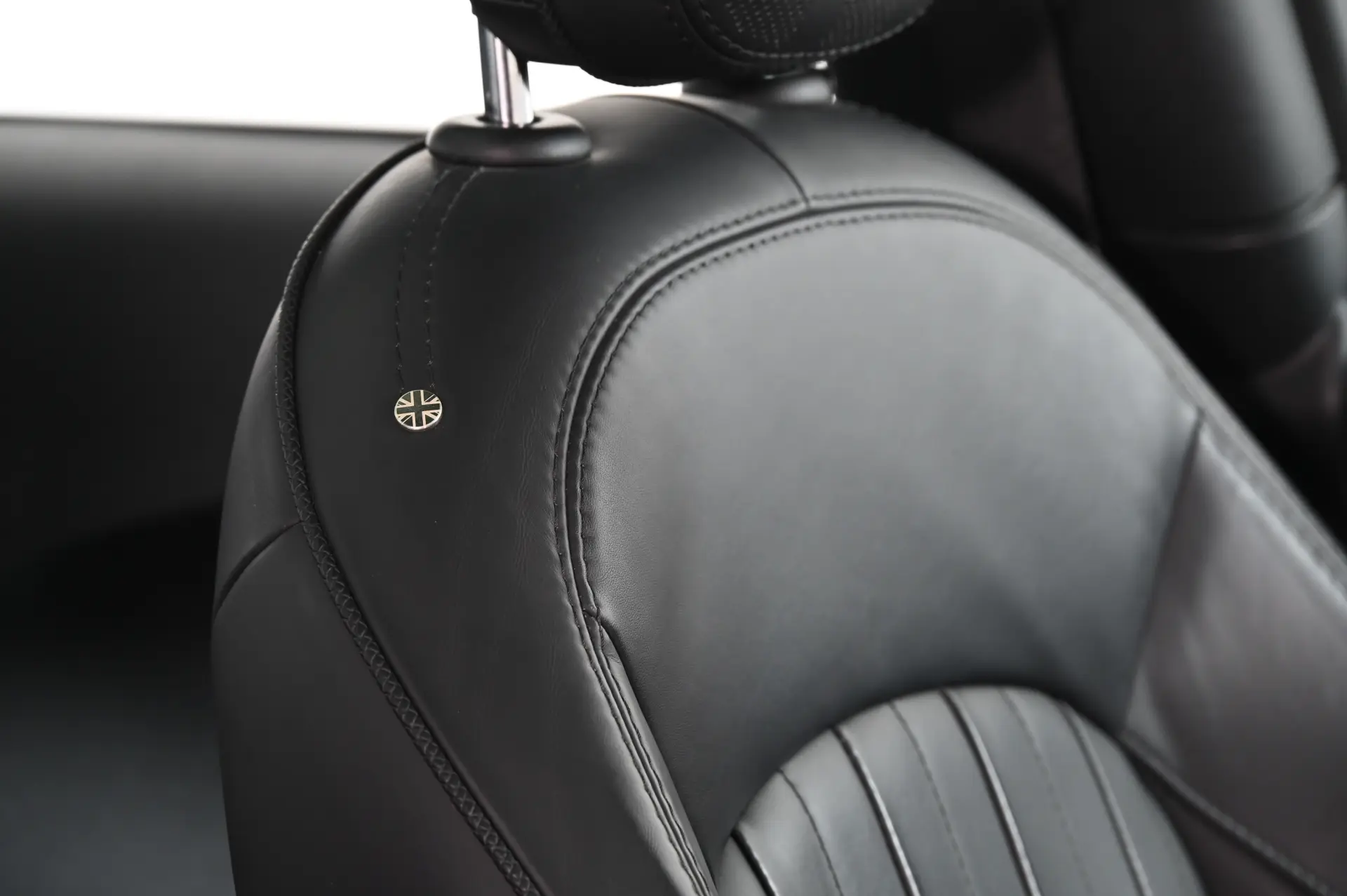 MINI 3 Portas Cooper SE 24