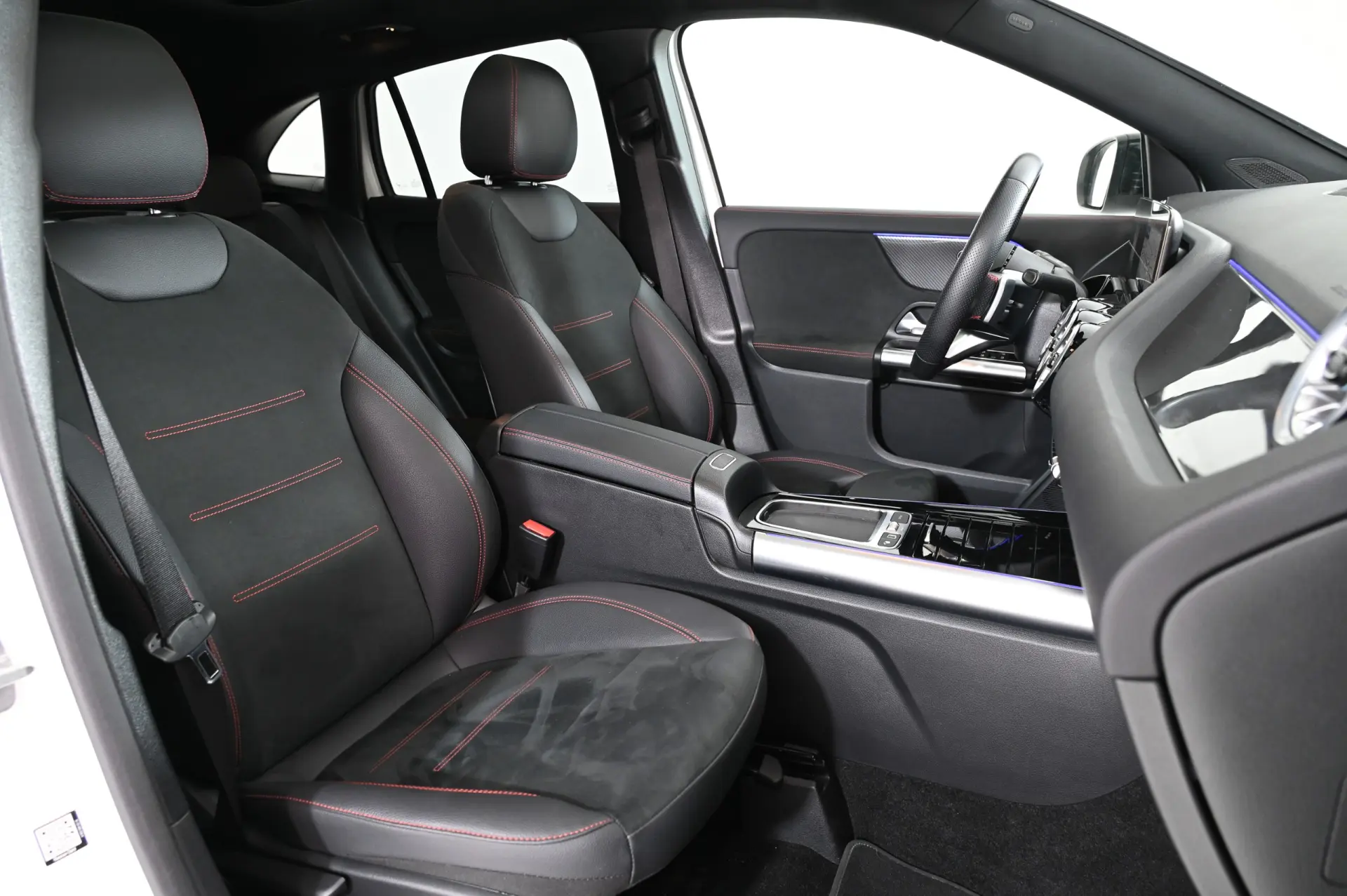 Mercedes-Benz GLA 200 d AMG Line 4