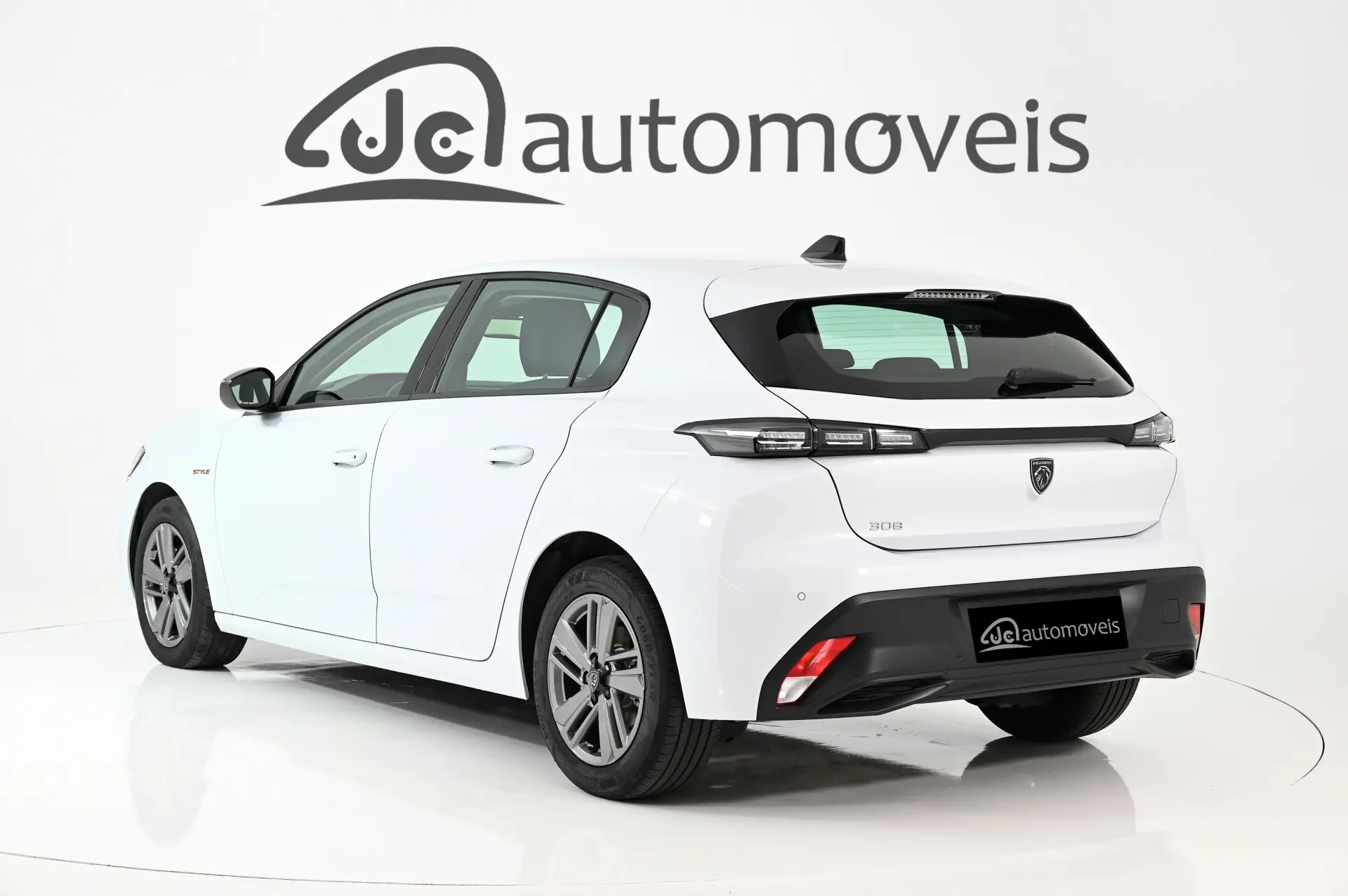Peugeot 308 1.2 Hybrid Style e-DCS6 2