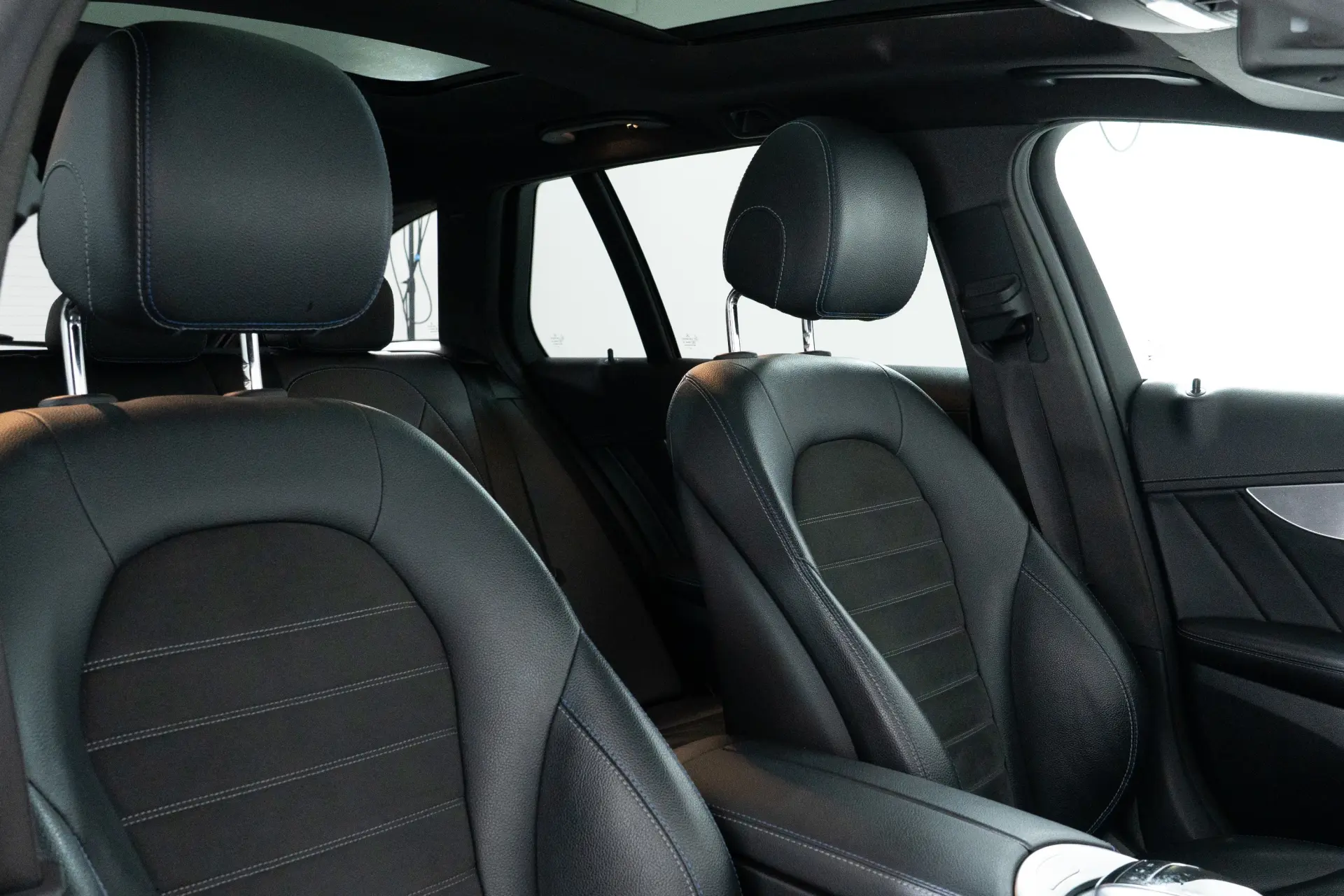 Mercedes-Benz C 300 e AMG Line 32