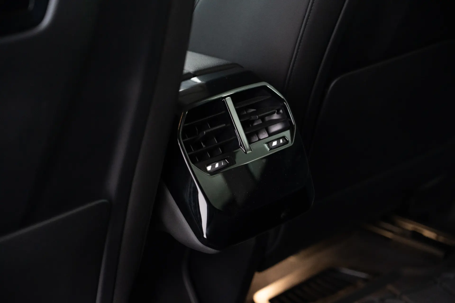 BMW iX xDrive 40 41