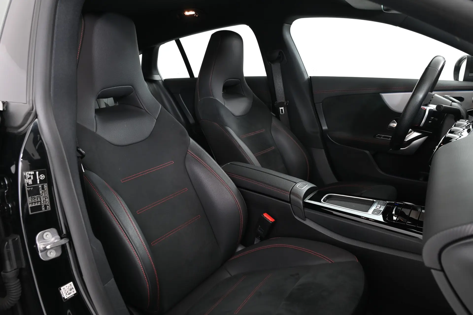 Mercedes-Benz CLA 200 d Shooting Brake AMG Line Aut. 4