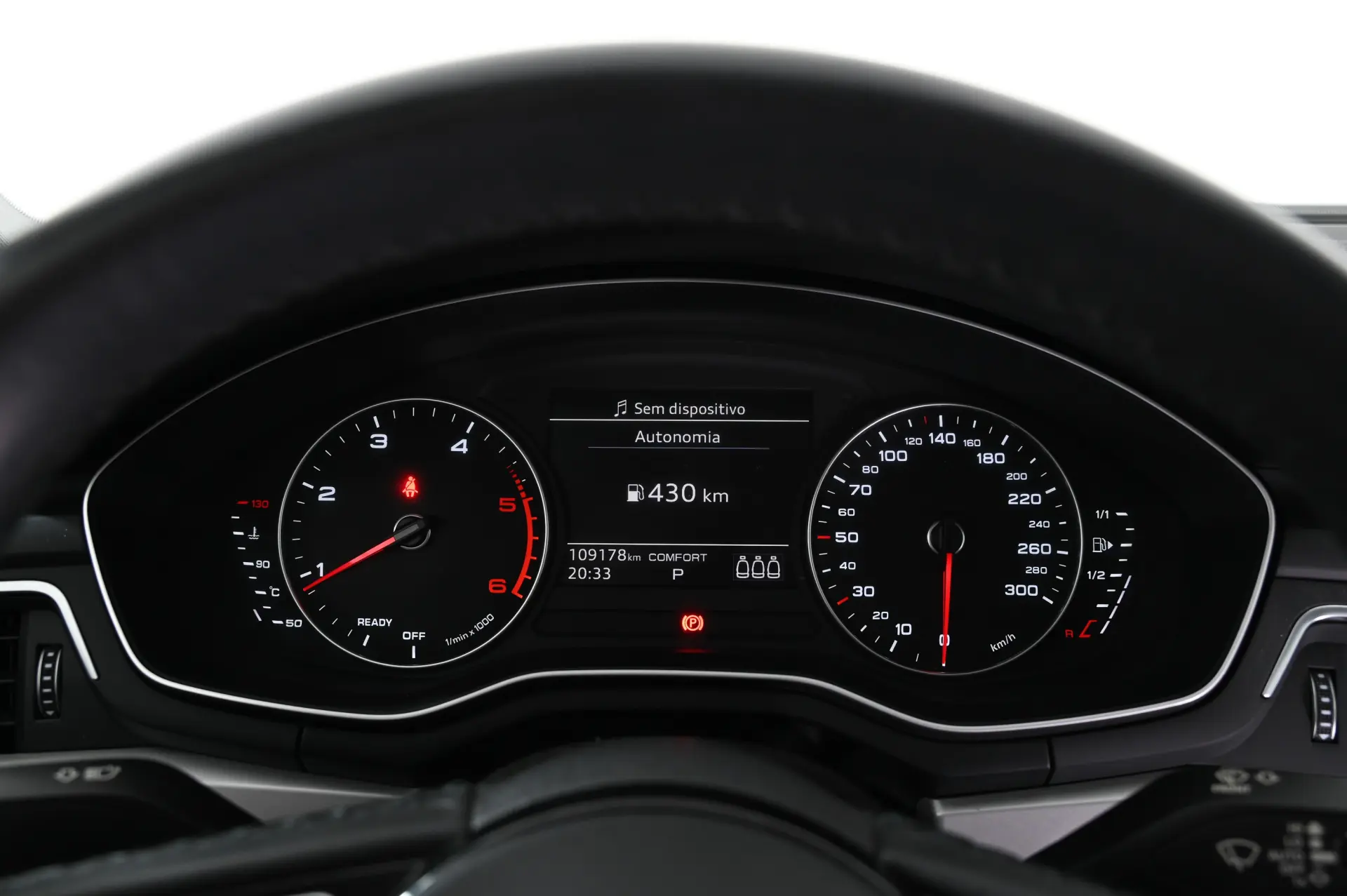 Audi A4 40 TDI S tronic 17