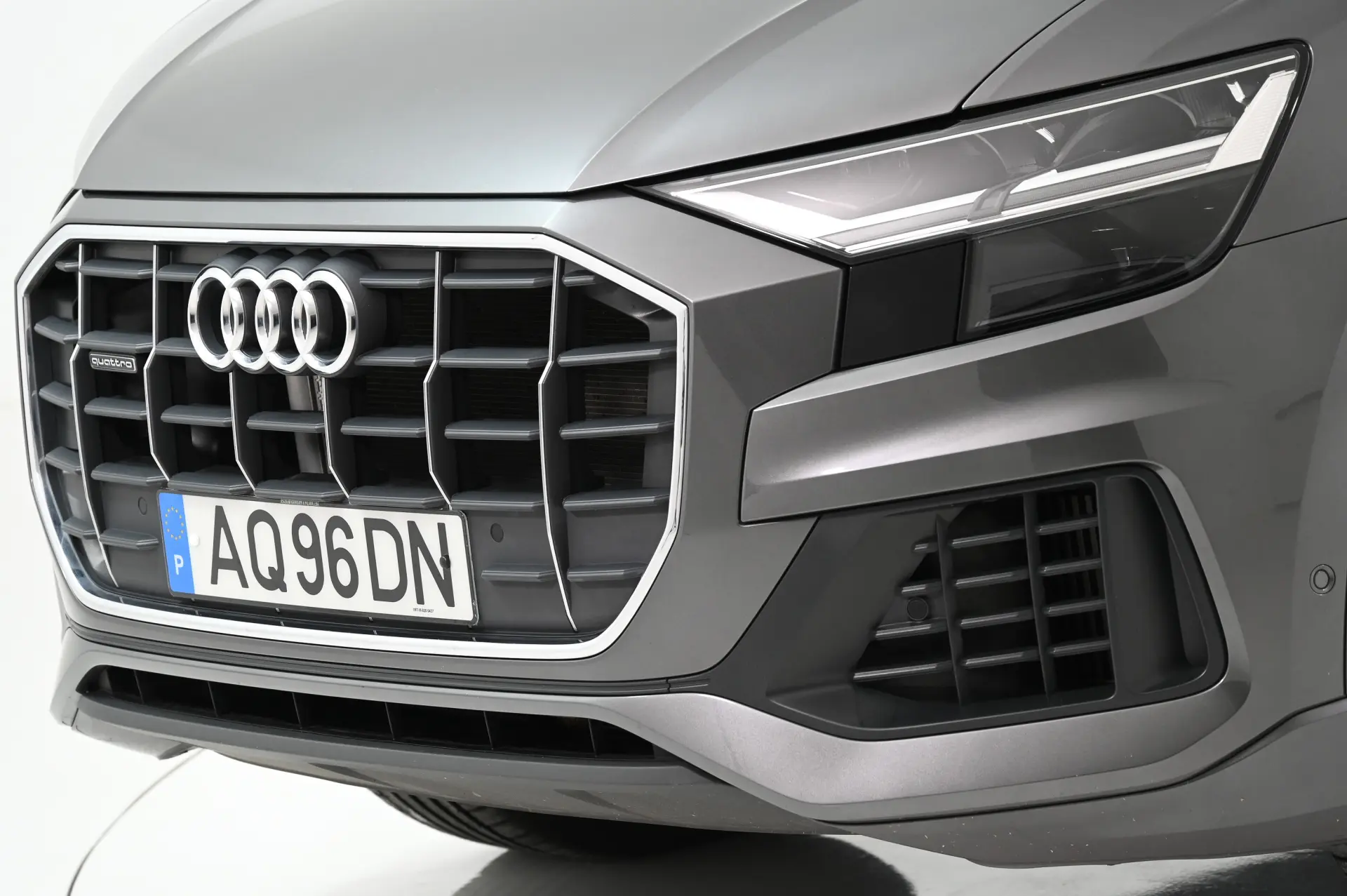Audi Q8 55 TFSIe quattro Tiptronic 15