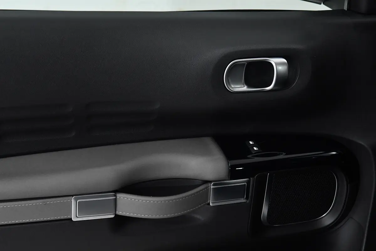 Citroën C4 Cactus 1.5 BlueHDi Shine 18