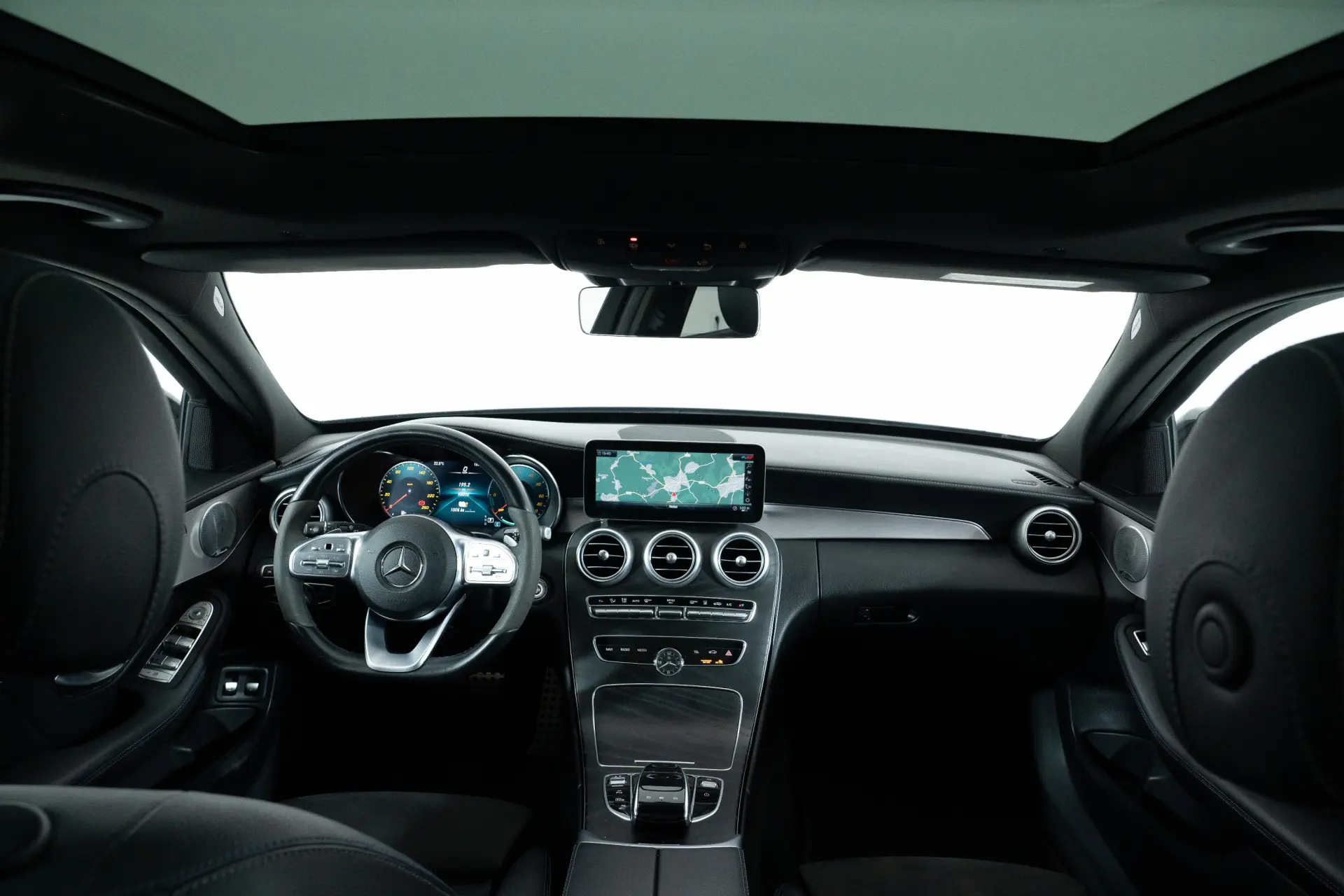 Mercedes-Benz C 300 e AMG Line 24