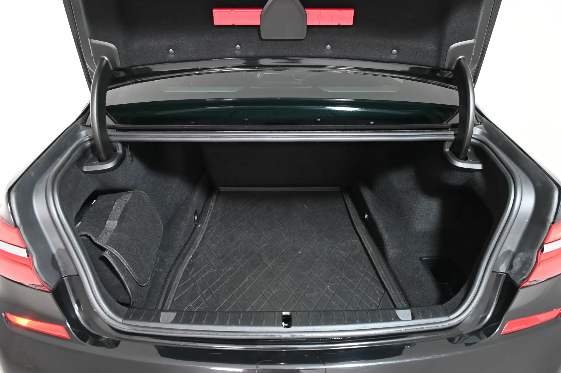 BMW 740 d xDrive Pack M Auto 10