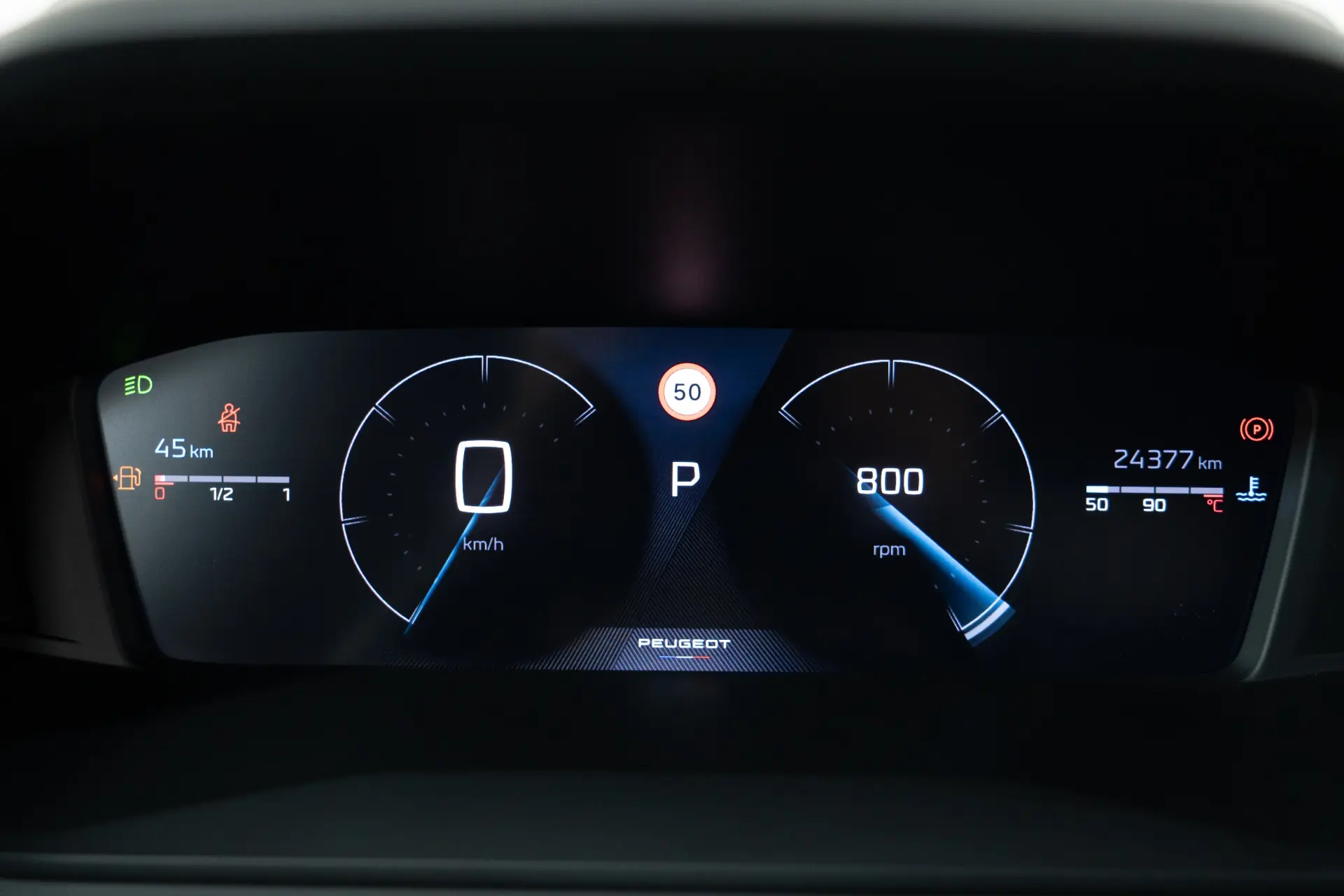 Peugeot 2008 1.2 PureTech Allure Pack EAT8 22