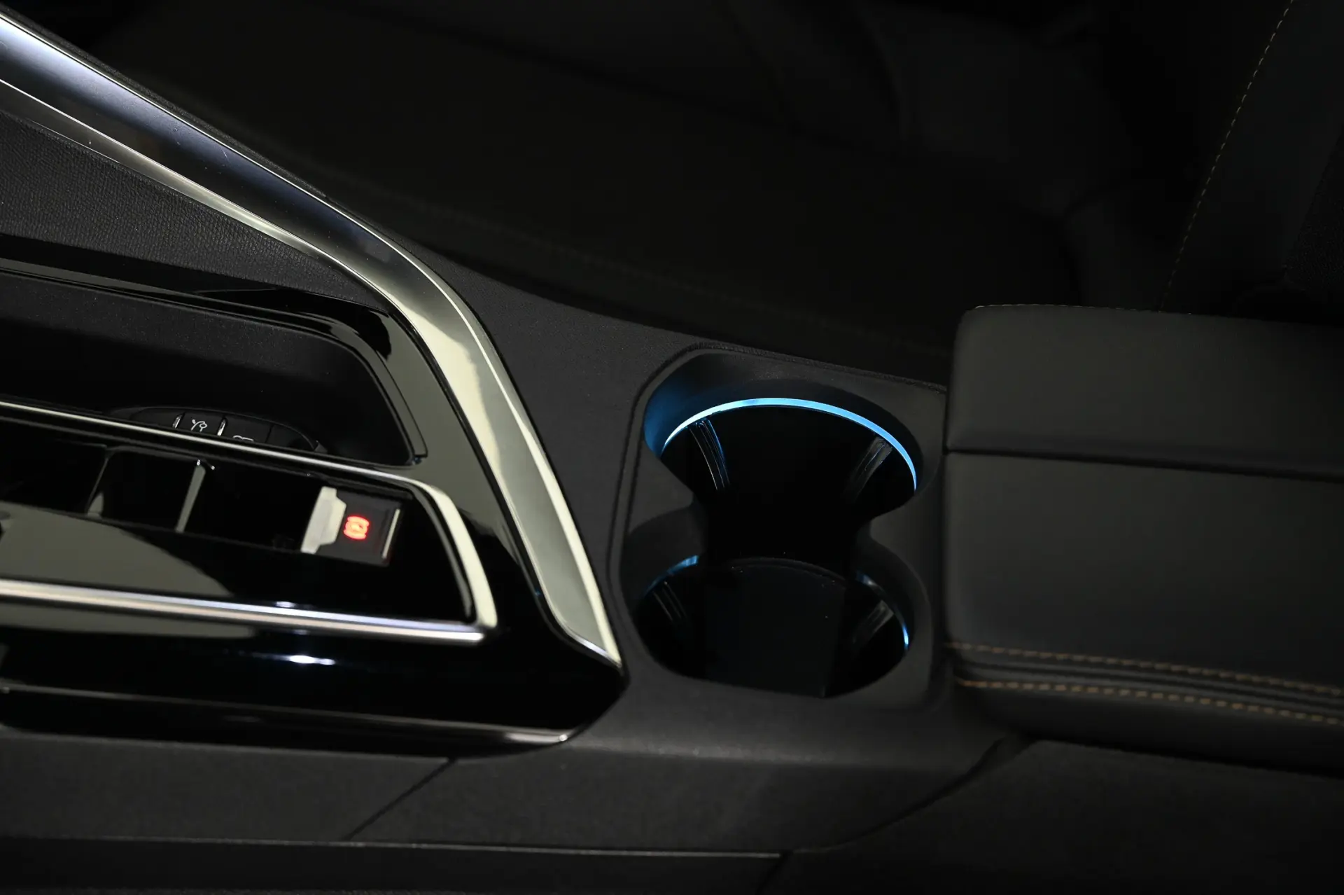 Peugeot 3008 1.6 Hybrid GT e-EAT8 22