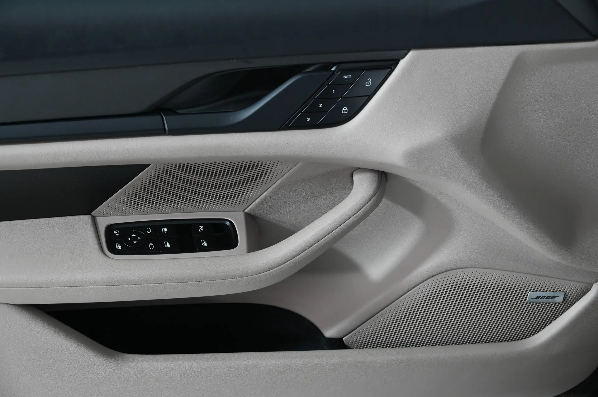Porsche Taycan Sport Turismo 4S 34