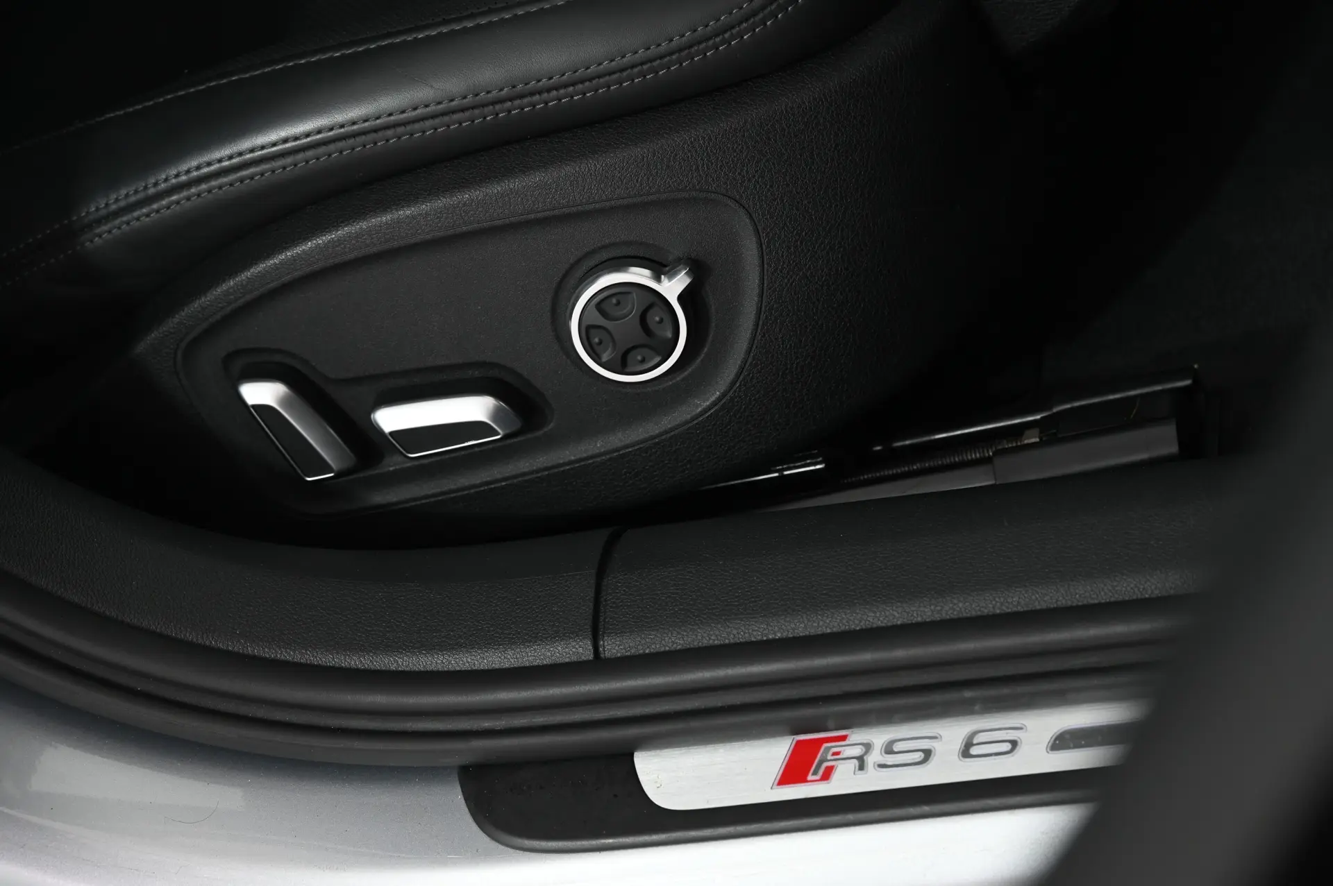 Audi RS6 Avant 4.0 TFSi Plus quattro Tiptronic 29