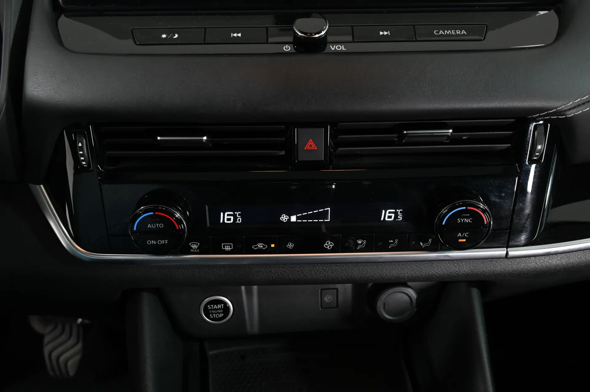 Nissan Qashqai 1.3 DIG-T N-Connecta 23