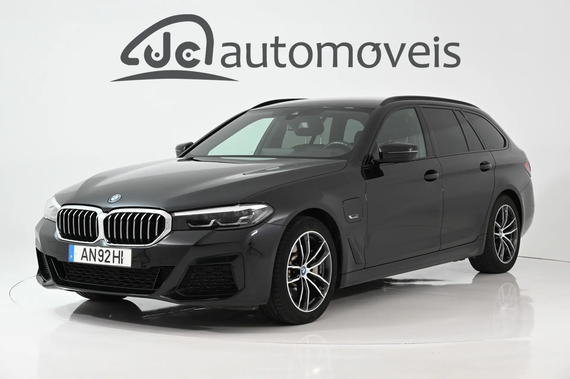 BMW 520 e Pack M 13